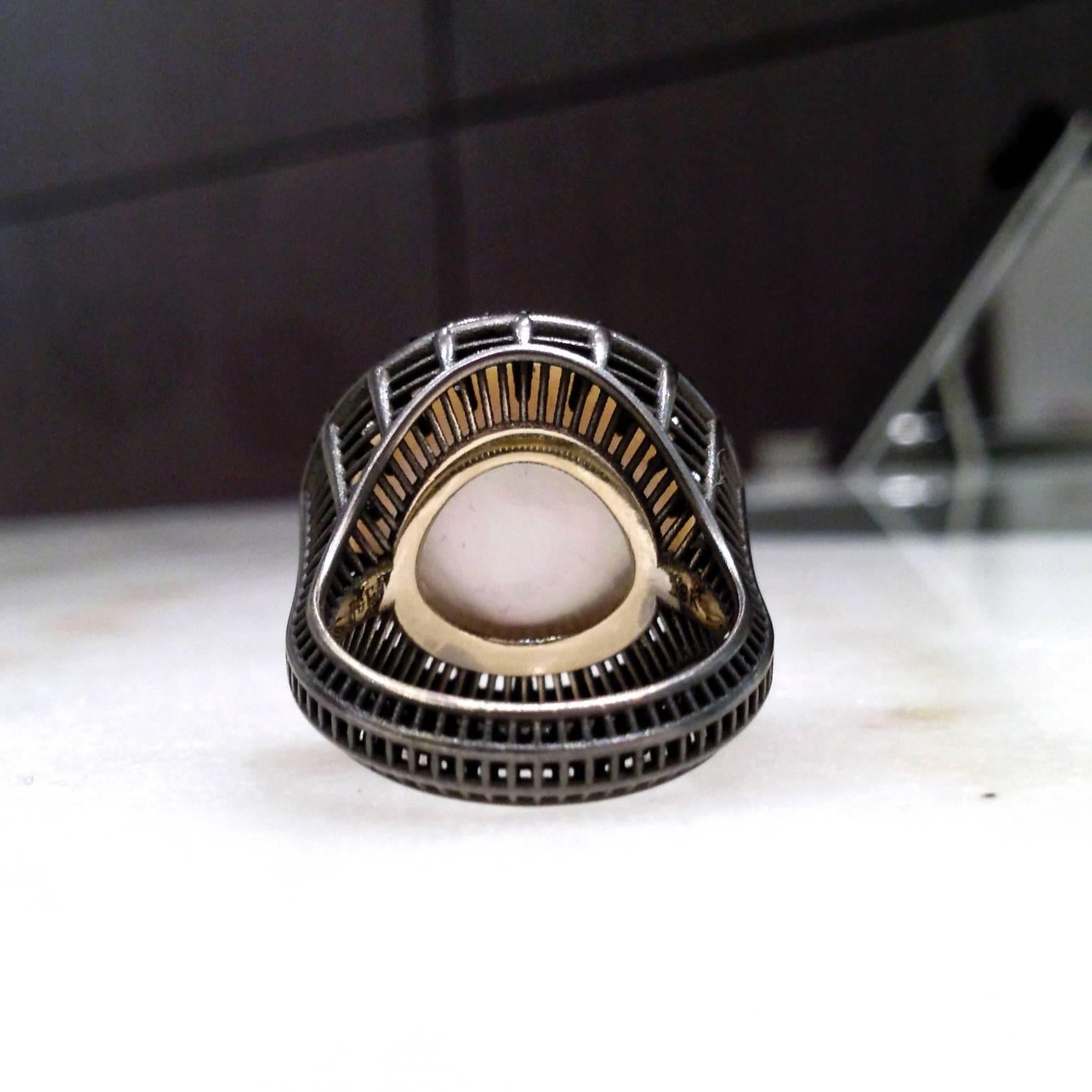 Roule & Co. Lustrous Mabe Pearl Black Diamond Gold Ring In New Condition In Dallas, TX