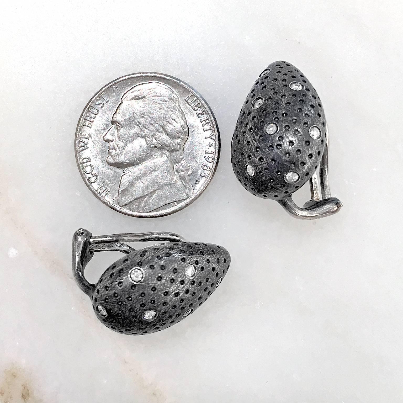 Pedro Boregaard White Diamond Embedded Oxidized Silver Clip Stud Earrings In New Condition In Dallas, TX