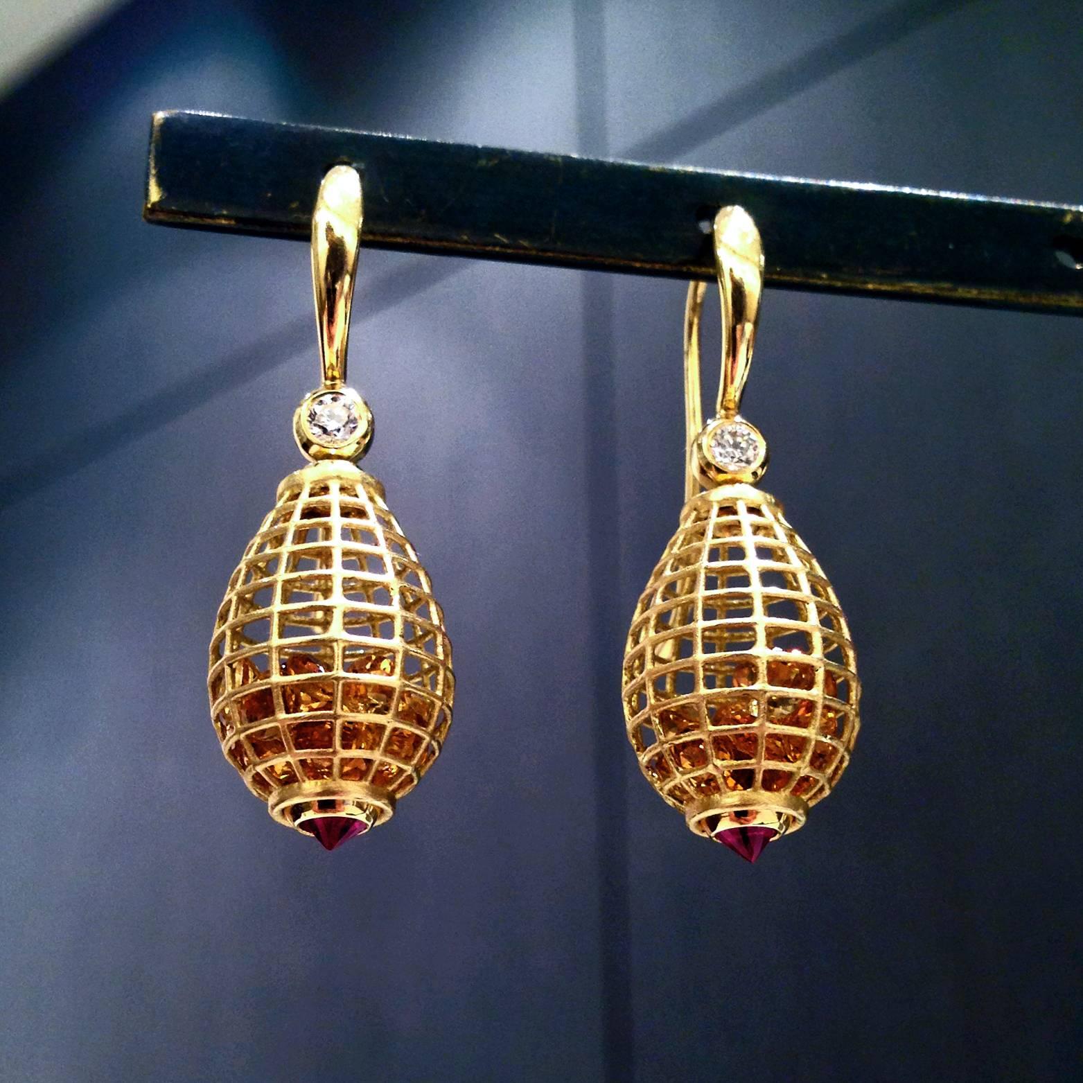 Roule and Co. Honey Citrine Inverted Ruby Diamond Gold Shaker Teardrop Earrings In New Condition In Dallas, TX