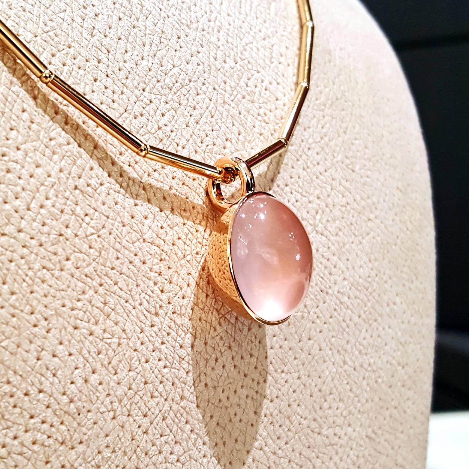 Modern Glowing 20 Carat Rose Quartz Cabochon Gold Bowl Pendant Necklace