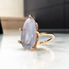 Schneeflockenring von Erich Zimmermann, Chalcedon, Diamant, Gold