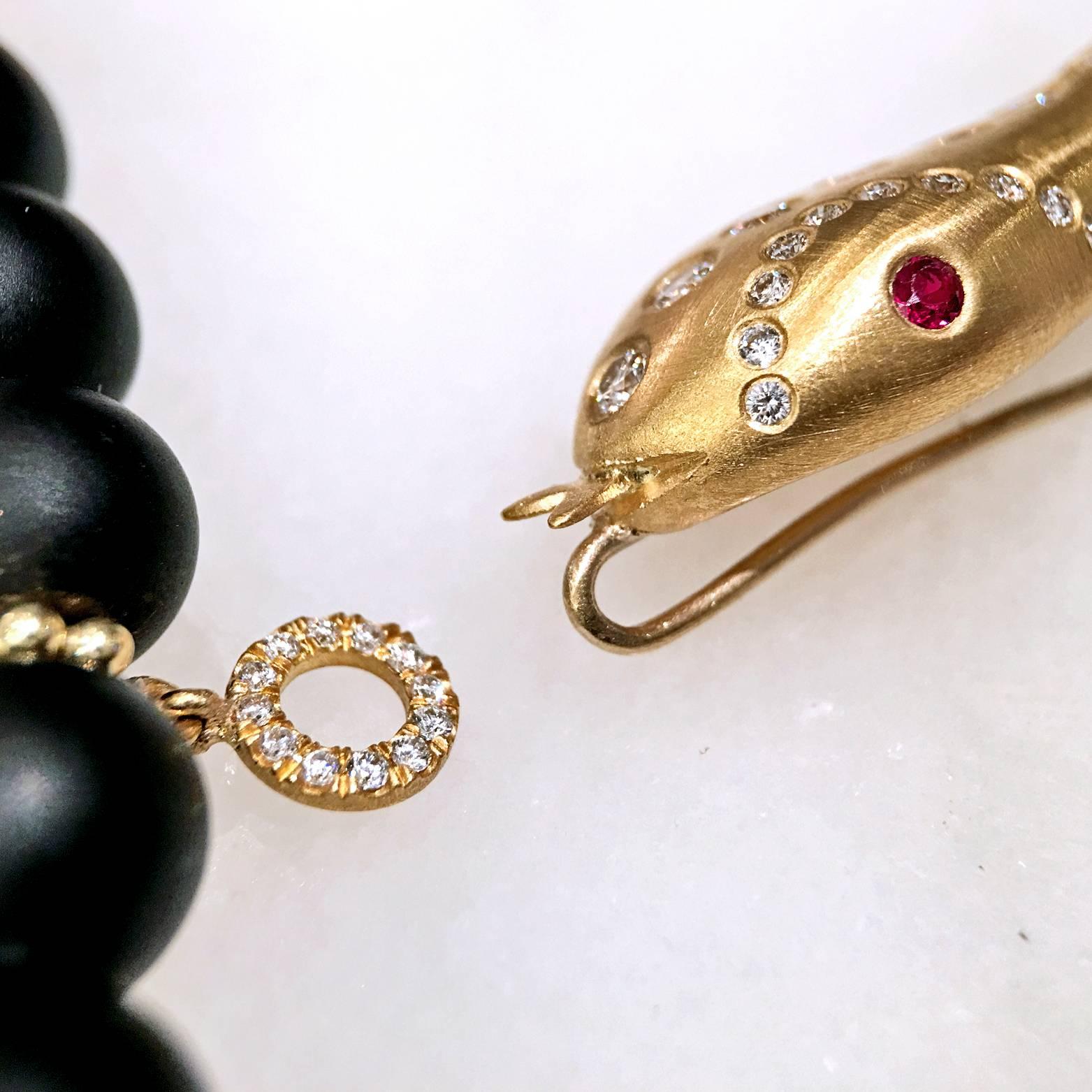 Fern Freeman Ruby Matte Onyx Diamond Gold Rattlesnake Necklace In New Condition In Dallas, TX