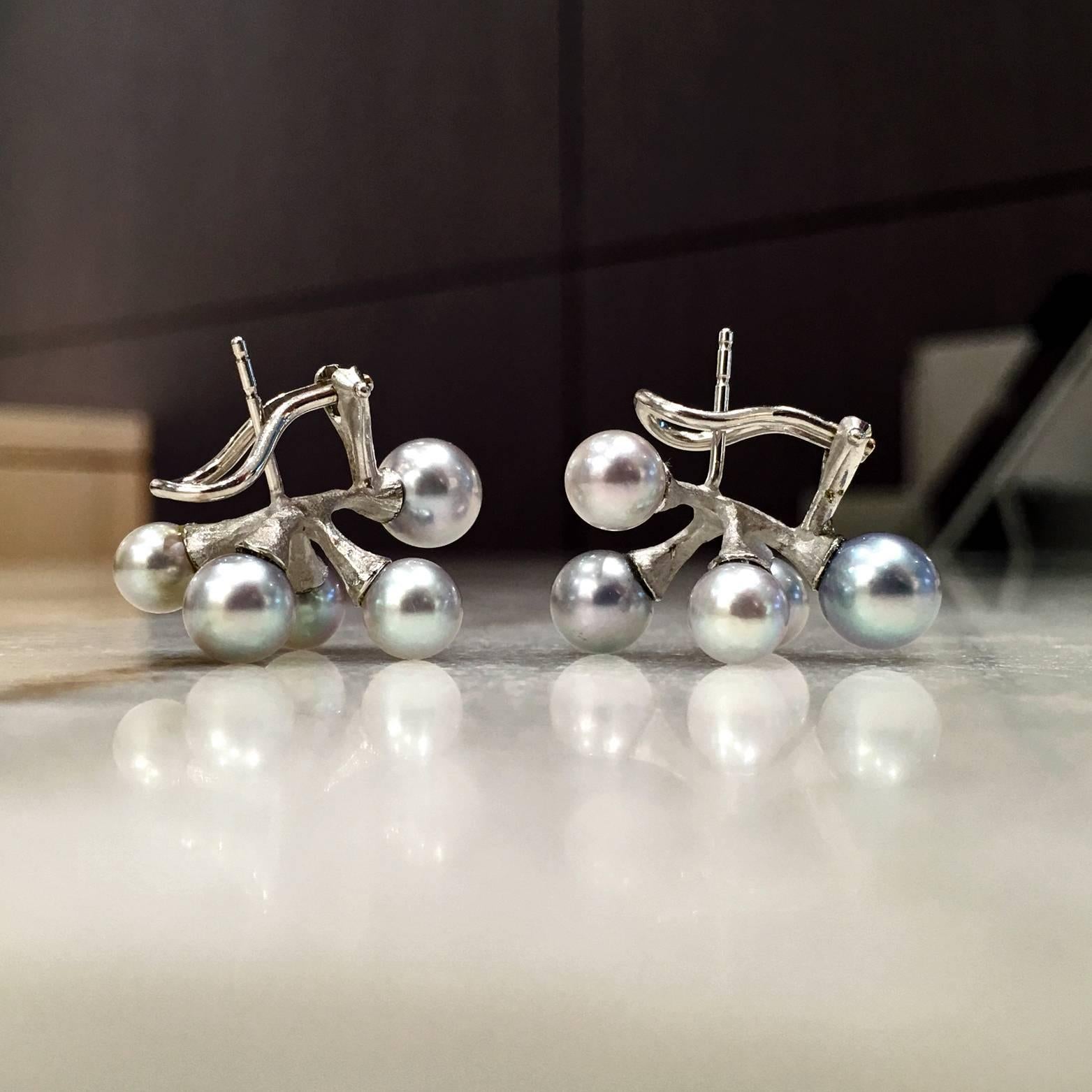 John Iversen Akoya Pearl Matte Silver Gold Post Clip Baby Jack Earrings In New Condition In Dallas, TX