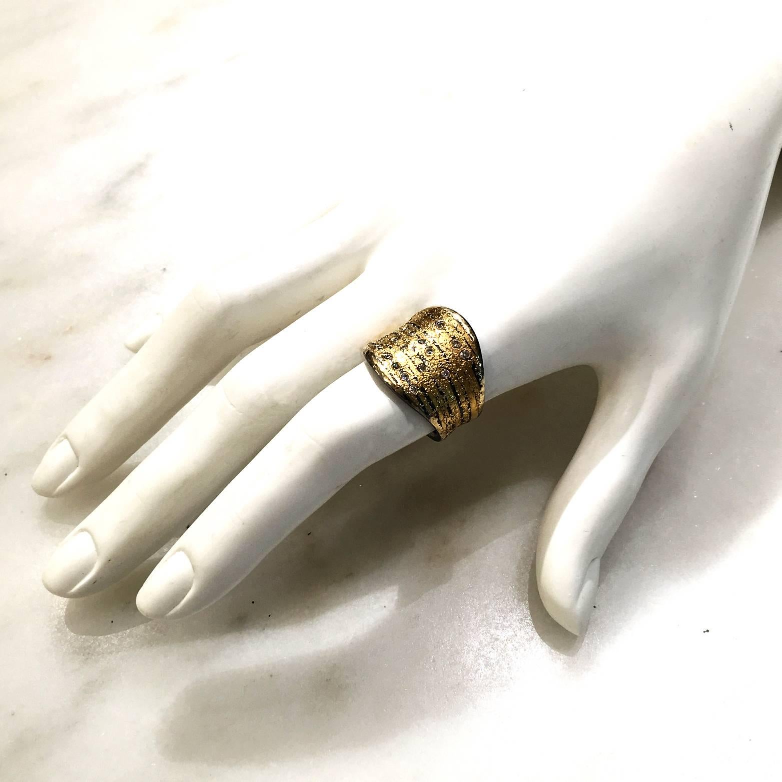 Artist Atelier Zobel Diamond Sprinkles Oxidized Silver Gold Curve Ring