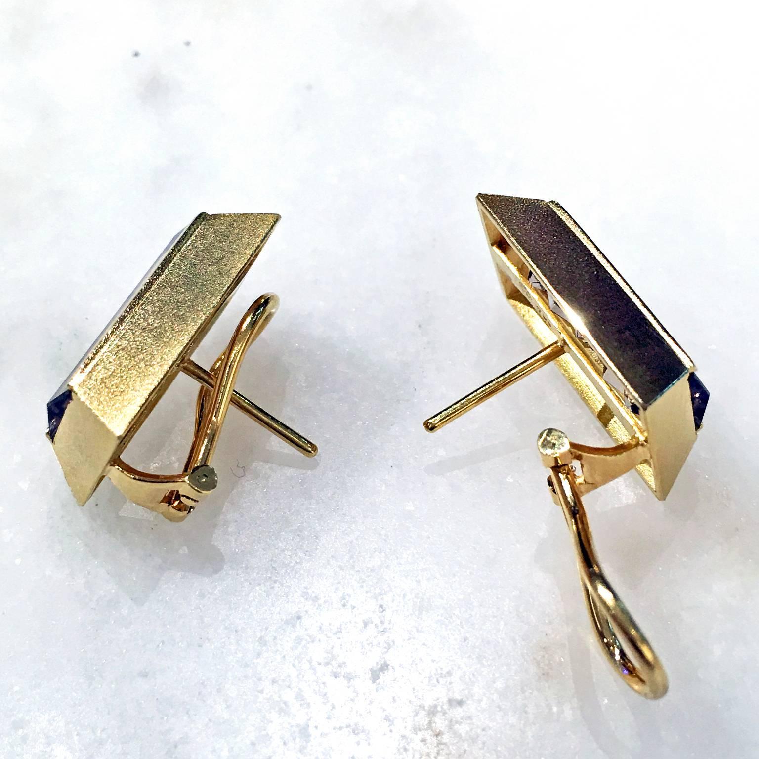 Atelier Munsteiner Reflective Smoky Quartz Gold Mantis Earrings In New Condition In Dallas, TX