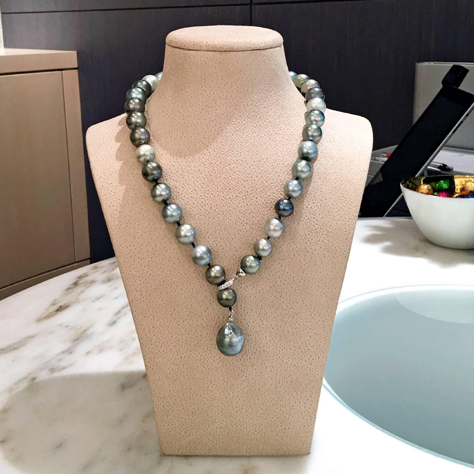 Artist Russell Trusso Silver Gray Tahitian Pearl Diamond Gold Clasp Lariat Necklace