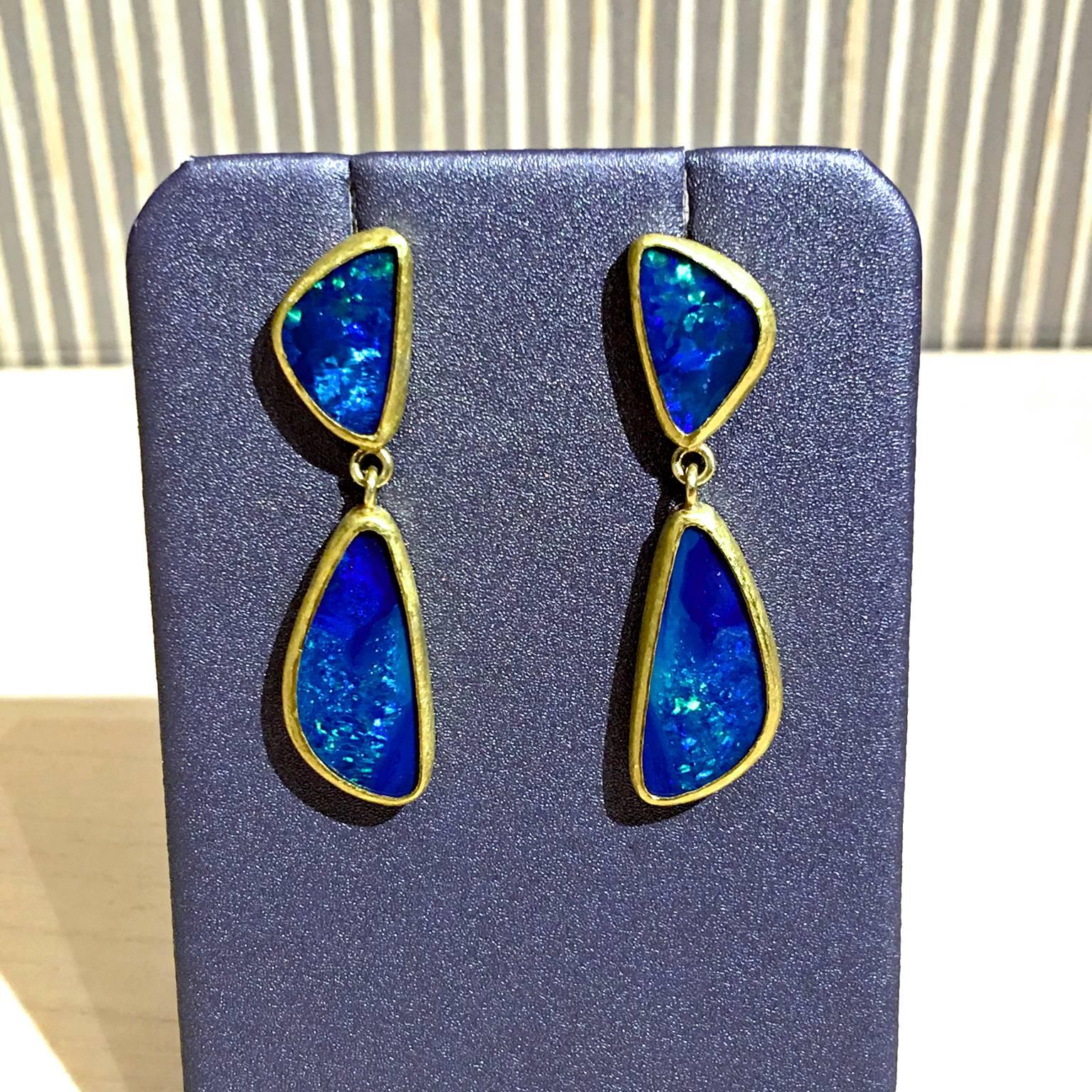 Petra Class Deep Blue Australian Opal Handmade Gold Dangle Drop Earrings In New Condition In Dallas, TX