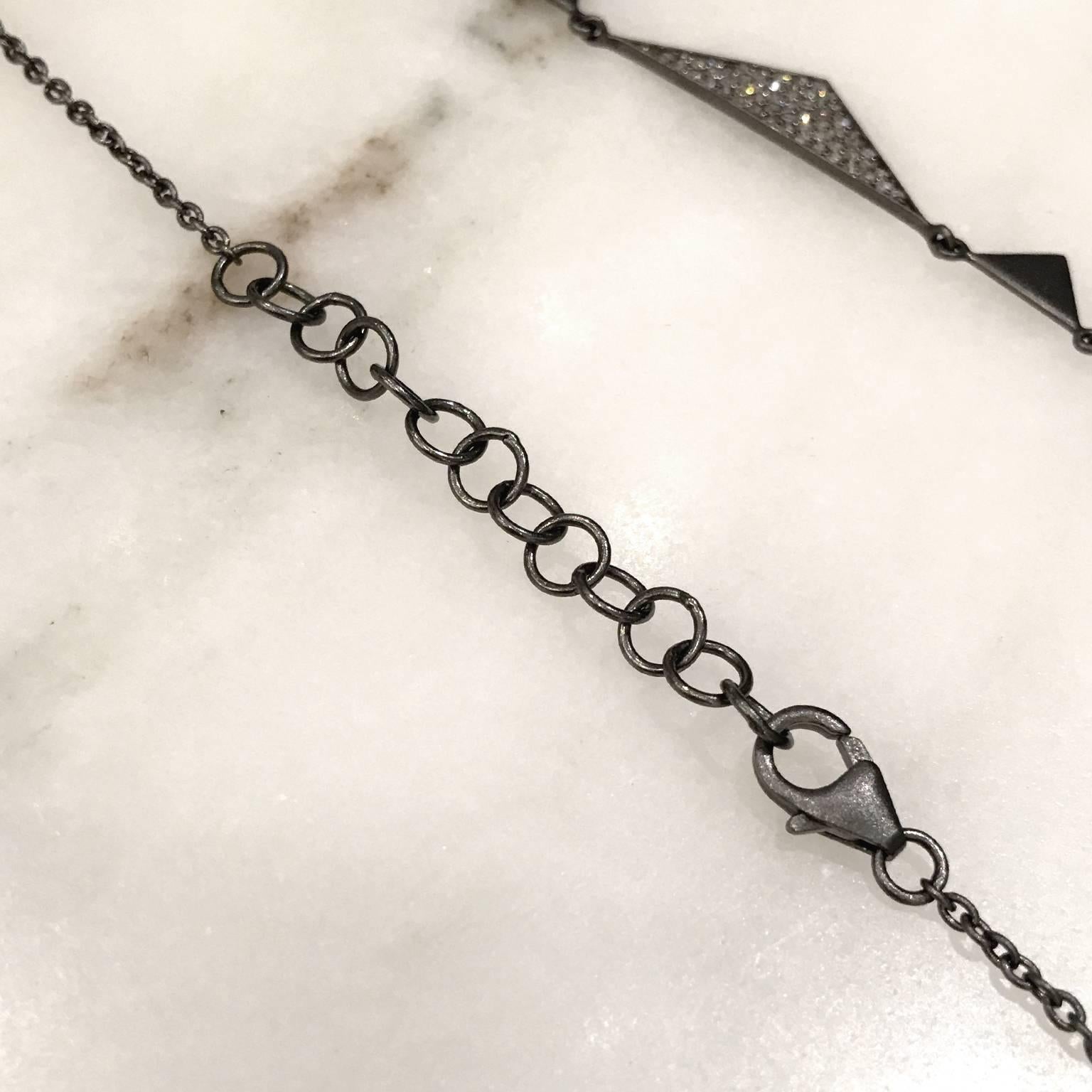 Round Cut 1.92 Carat Shimmering Diamond Oxidized Silver Trinity Necklace, Lauren Harper For Sale