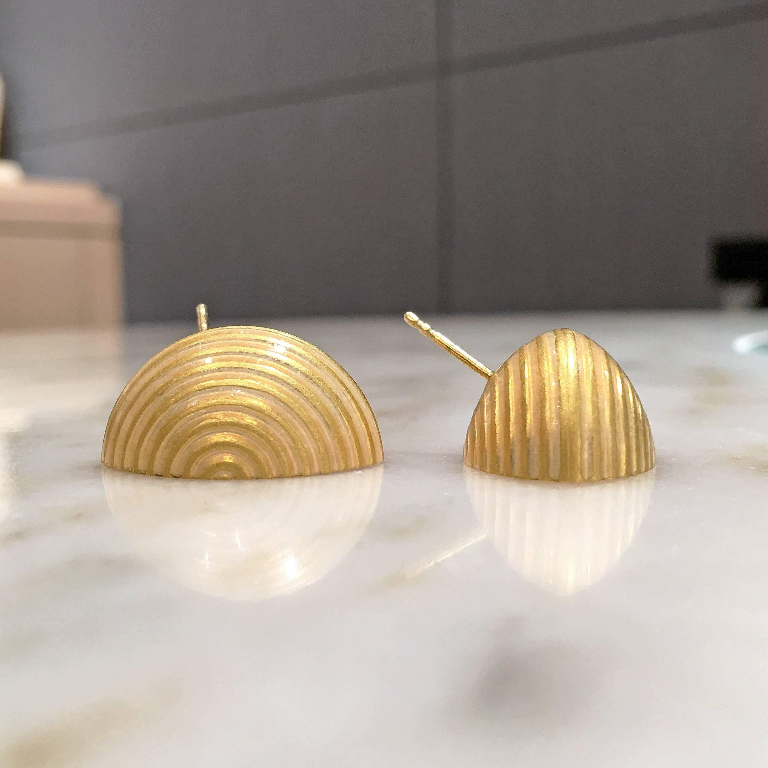 Opalescent Enamel Yellow Gold Open Shell Handmade Stud Earrings In New Condition In Dallas, TX