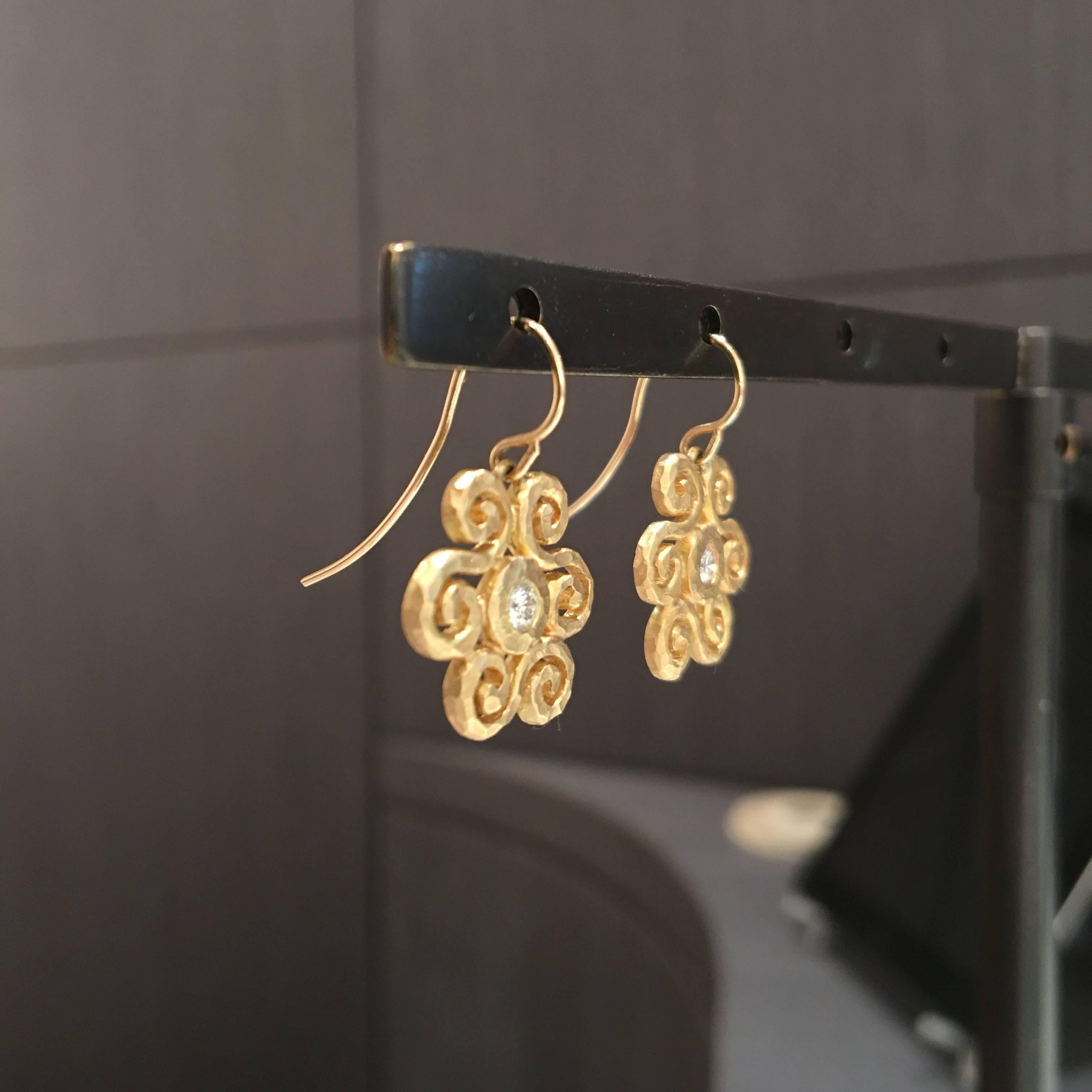 Pamela Froman White Diamond Gold Handmade Scroll Crush Dangle Earrings In New Condition In Dallas, TX