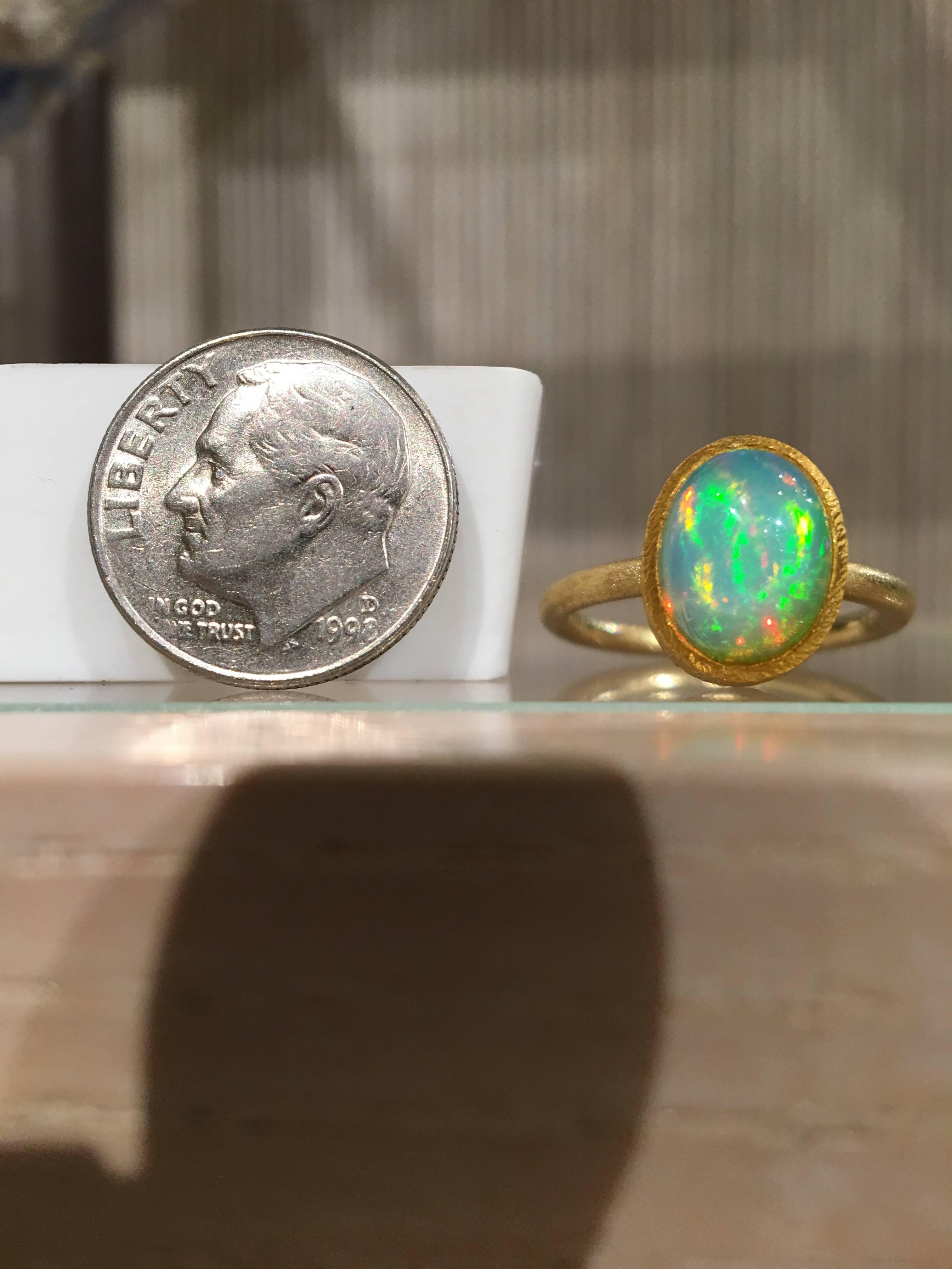 Devta Doolan Electric Rainbow Flash White Opal One of a Kind Gold Ring In New Condition In Dallas, TX