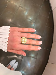 Jo Hayes Ward, bague en or réfléchissant avec structure en forme de dôme en diamant blanc et dôme hexagonal