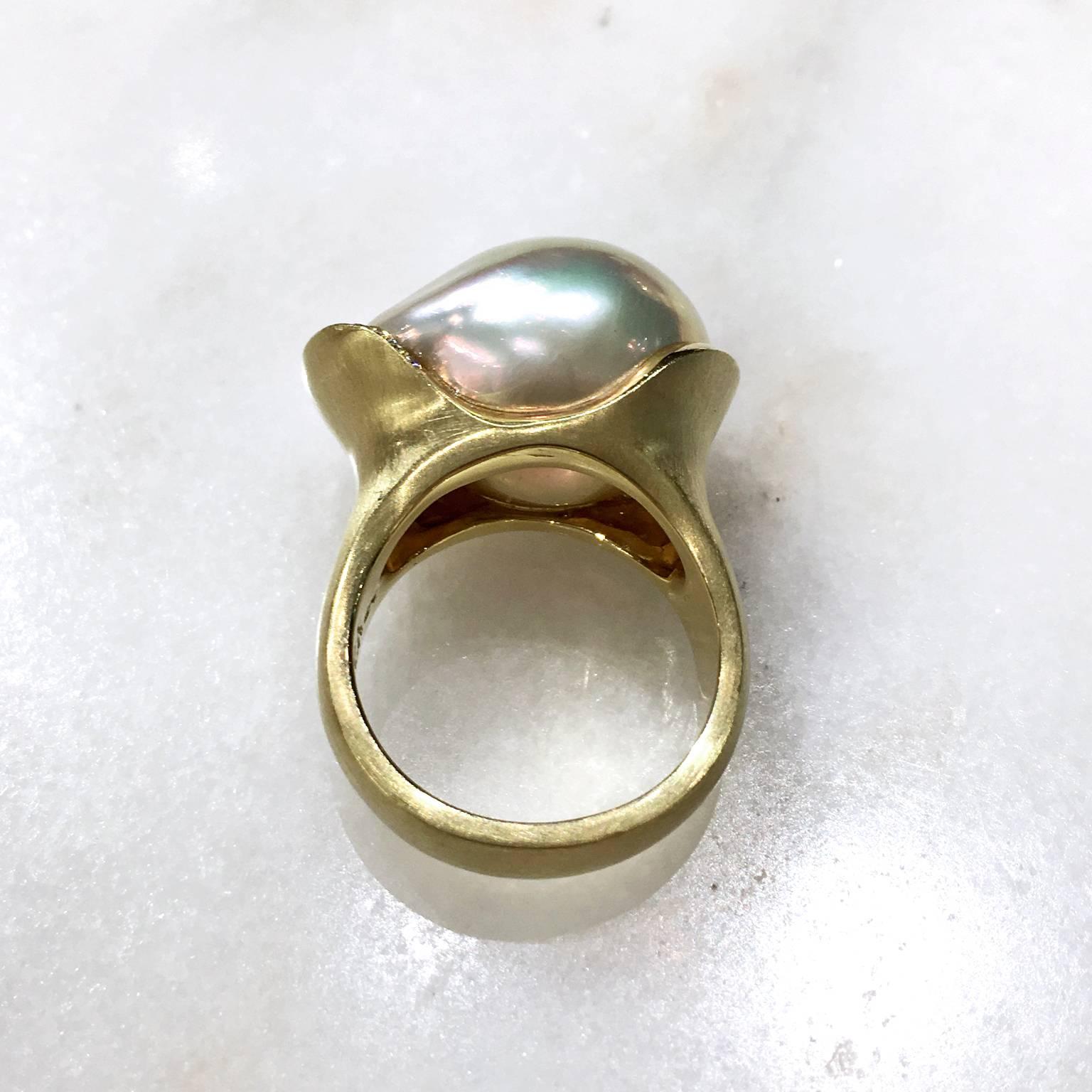 Women's Susan Sadler One of a Kind Freshwater Pearl White Diamond Curve Gold Ring