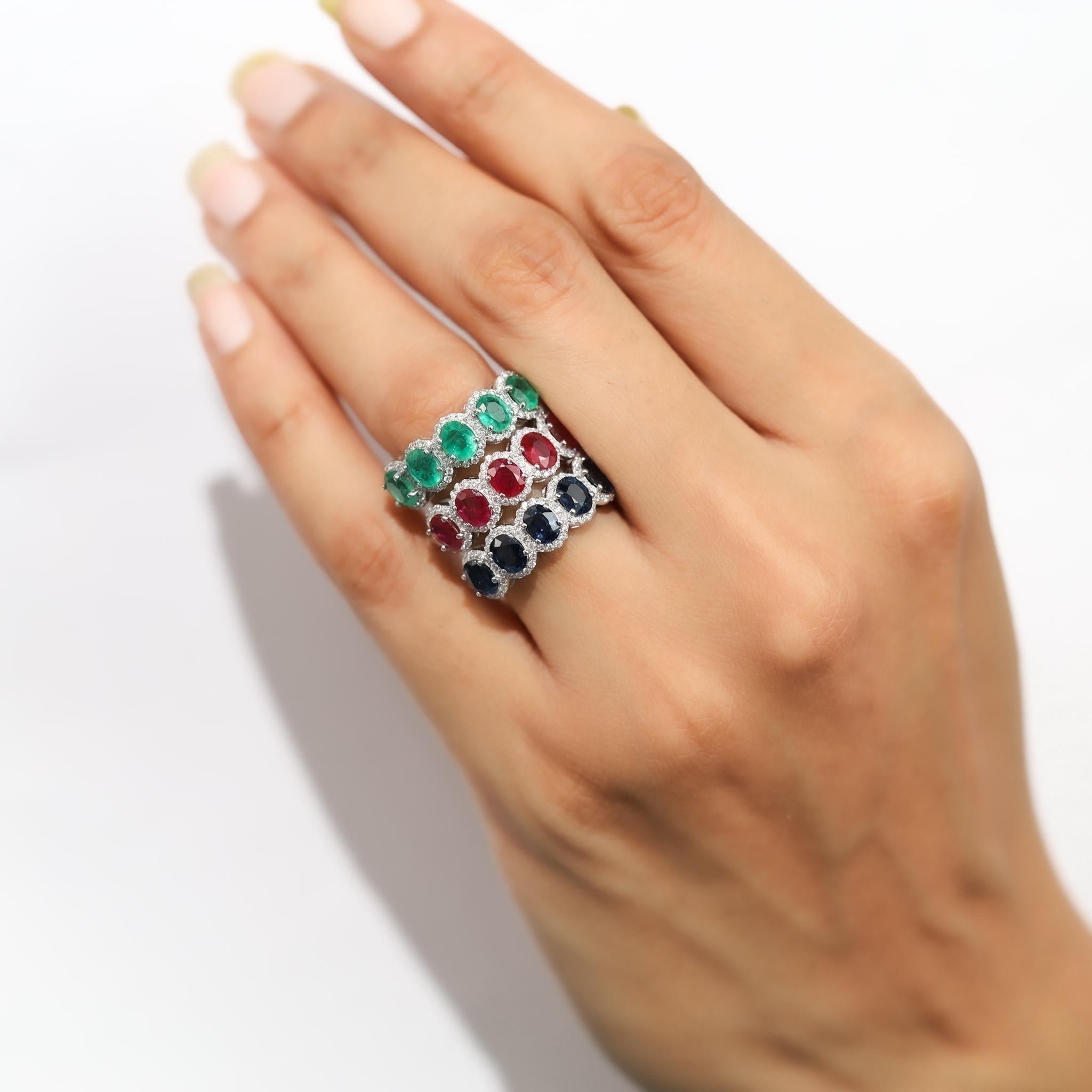 Bague à cinq pierres en or blanc 18 carats, rubis ovale naturel de 2,28 carats et diamants en vente 6