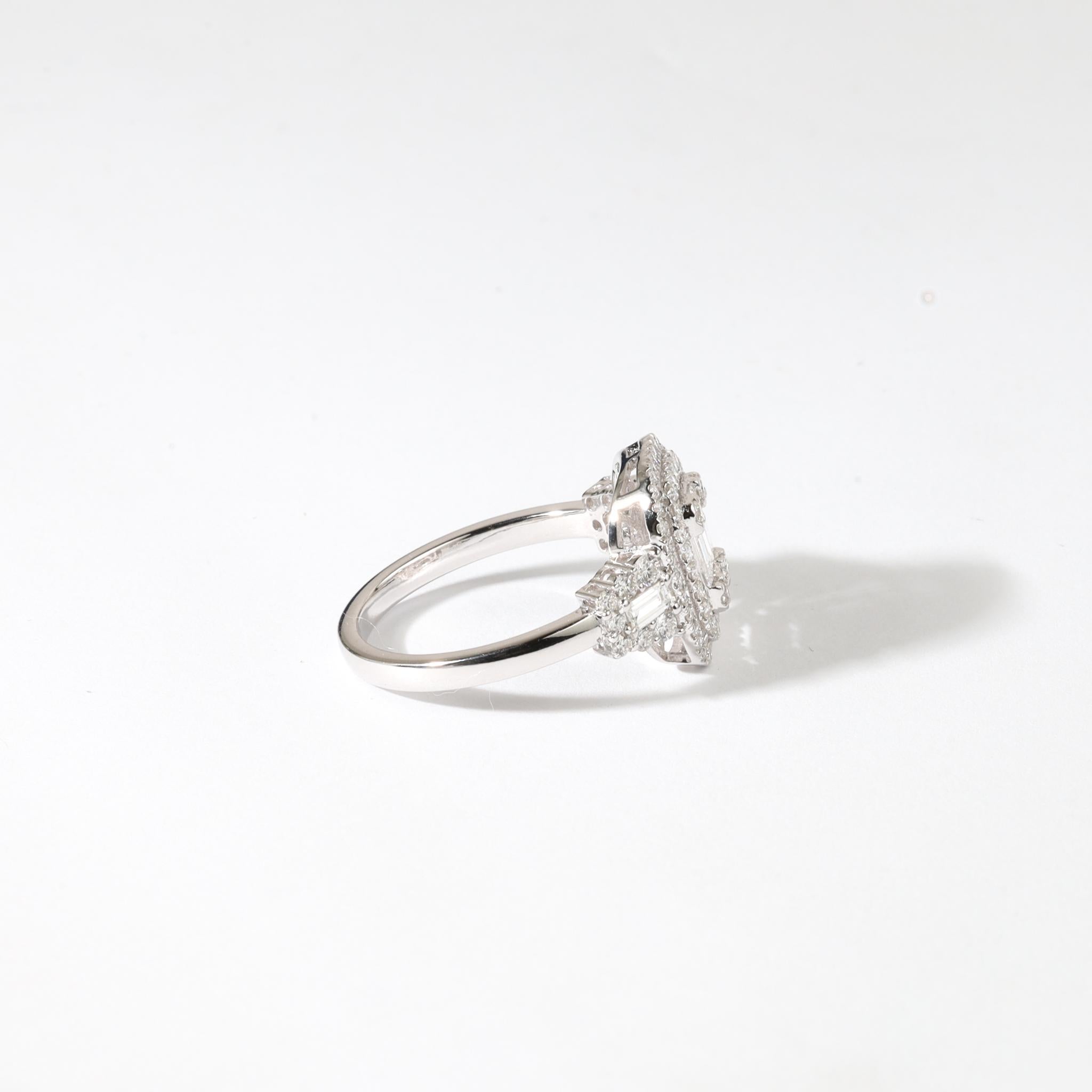 De las mujeres Anillo de compromiso con doble halo de diamantes redondos y baguette de 1,06 ct en oro blanco de 18 quilates en venta