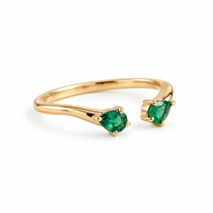 Anello a fascia aperta con smeraldo dello Zambia certificato IGI in oro giallo 18 carati