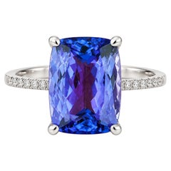 Bague en or blanc 18 carats sertie d'une tanzanite de 5 carats et de diamants