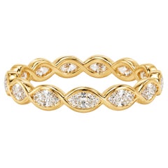 Alliance « éternité » en or jaune 18 carats sertie d'un diamant naturel taille marquise de 0,87 ct
