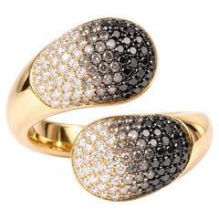 Anillo «Ombre Diamond Bypass» en oro amarillo de 18 quilates, de negro a blanco
