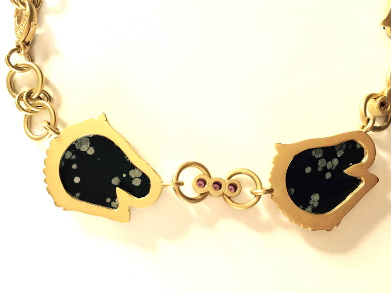 Halskette mit Pferdekopf aus Gold mit Obsidian Saphir und Diamant 2