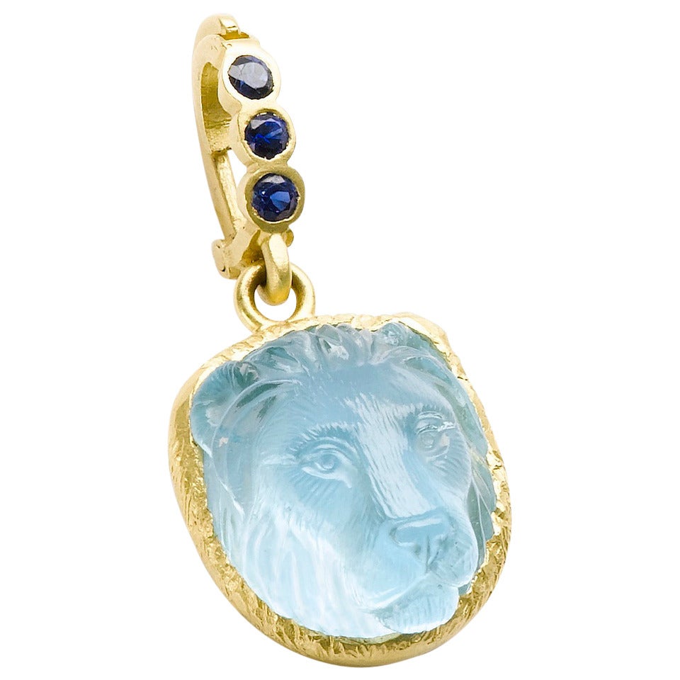 Bright Aquamarine Lion's Head Pendant With Deep Blue Sapphires