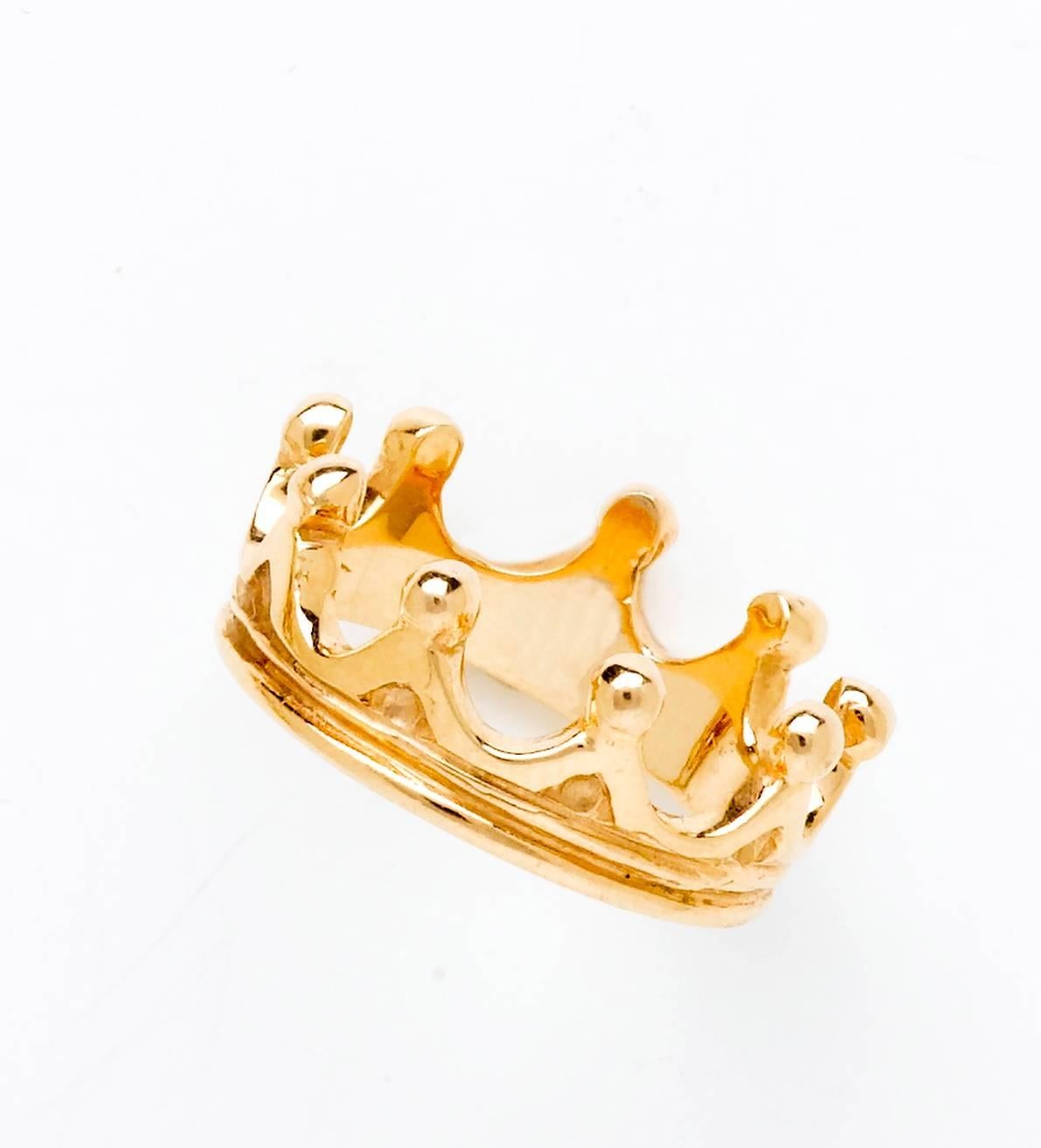 Medieval hand crafted  Queen's ring 14K yellow gold