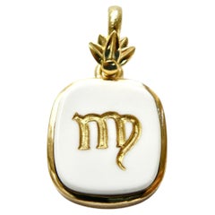 18k pendant. Gold carved Scorpio intaglio in Cocholite