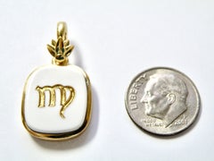 18k pendant. Gold carved Scorpio intaglio in Cocholite