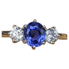 Anello in oro 18 carati con zaffiro birmano da 1,54 carati (GIA) non trattato termicamente e diamanti con taglio europeo antico