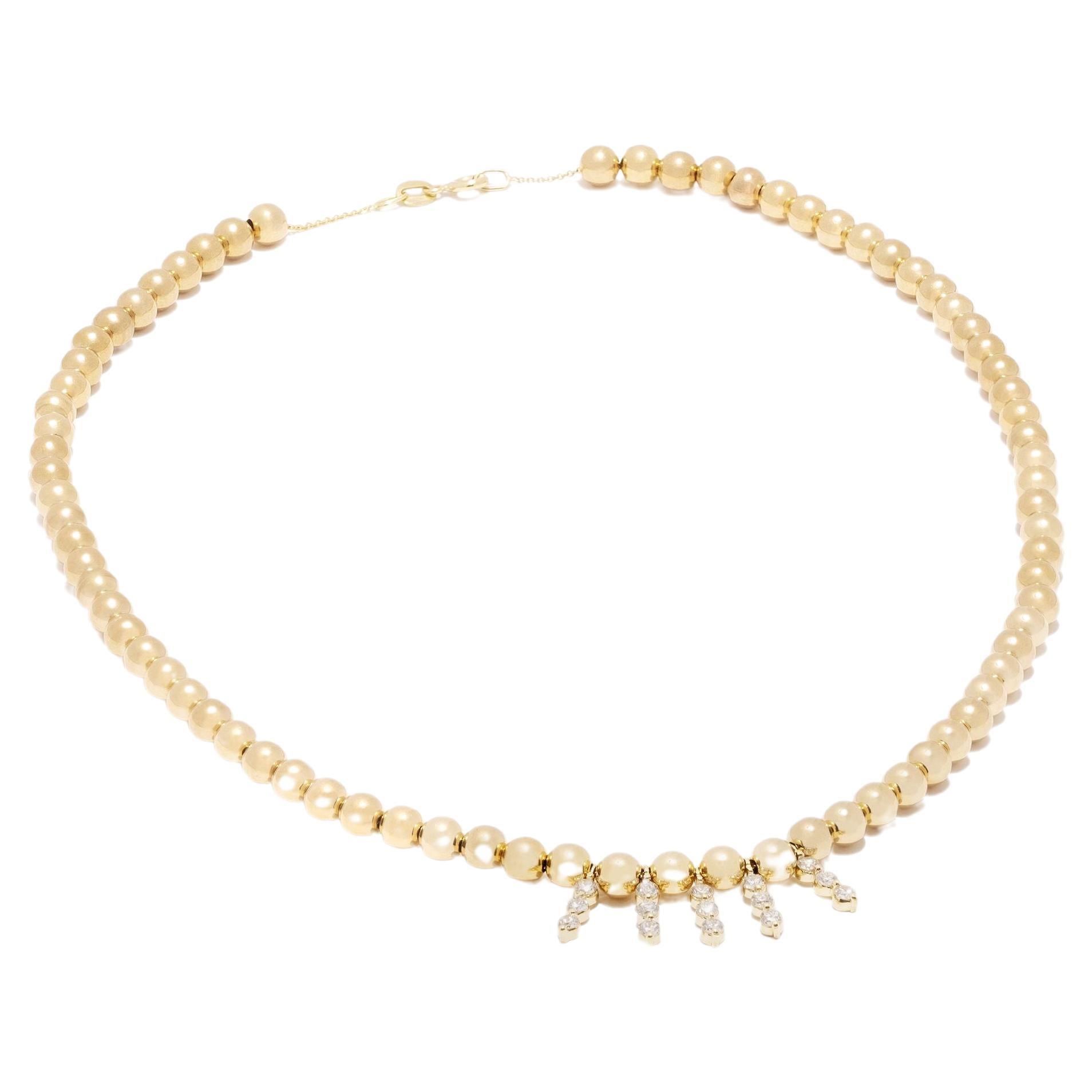 Collier en or jaune avec perles en or et diamants de 0,72 carat en vente