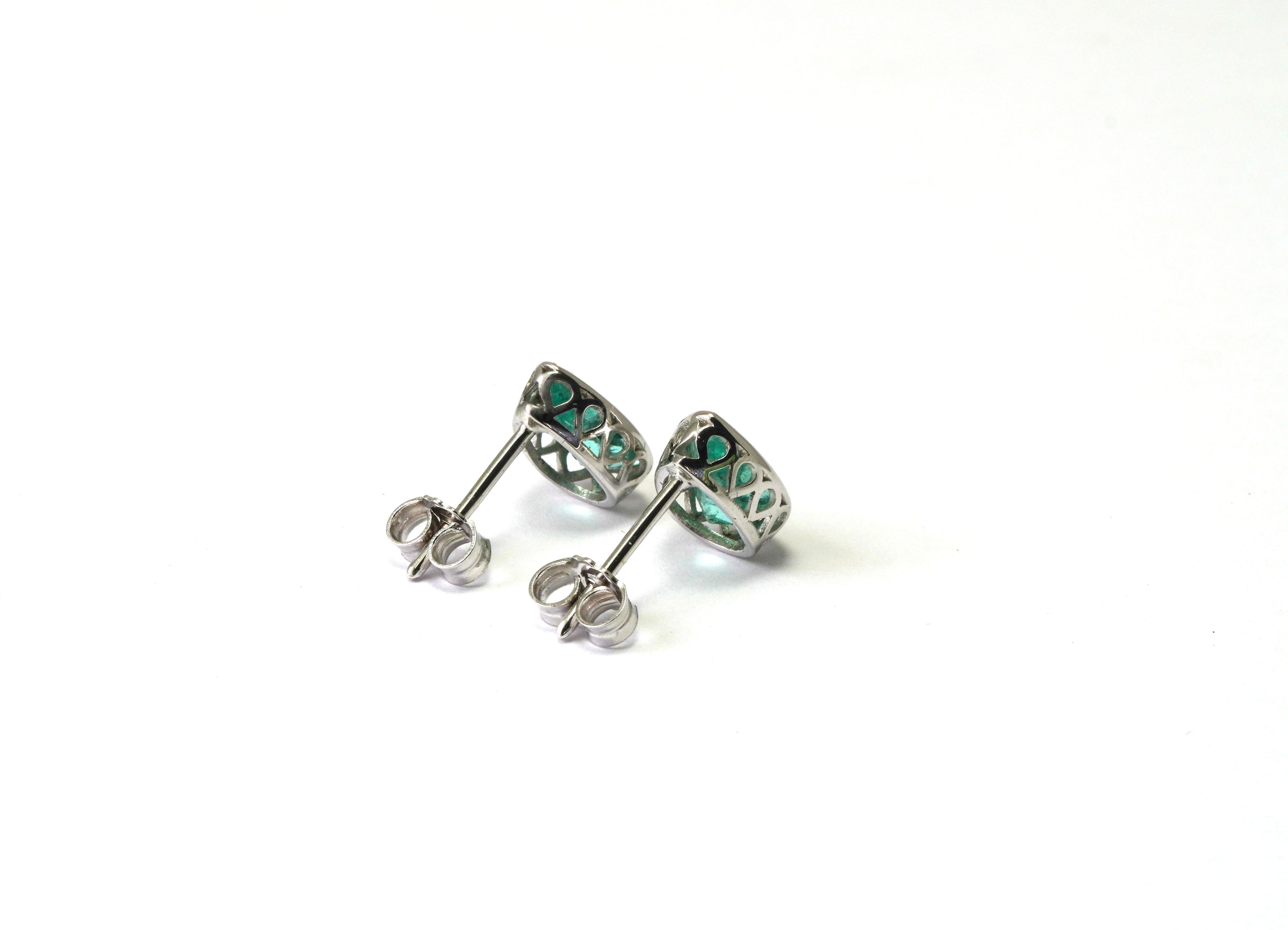 Boucles d'oreilles en or blanc 14 carats - Émeraude de Colombie Pour femmes en vente