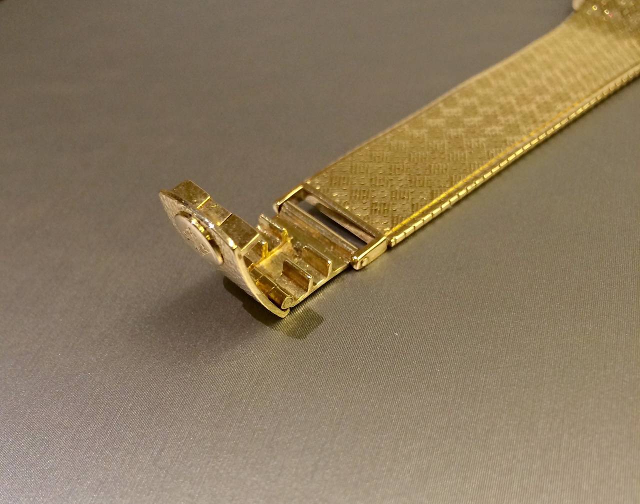 Patek Philippe Yellow Gold Patterned Dial Wristwatch Ref 2594 For Sale 2