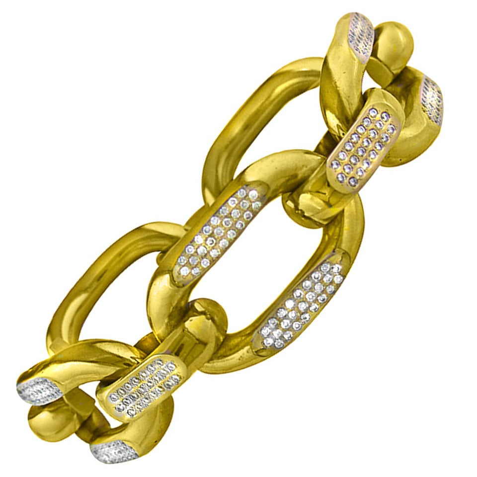 Diamond link bracelet in 18 Karat Gold  For Sale