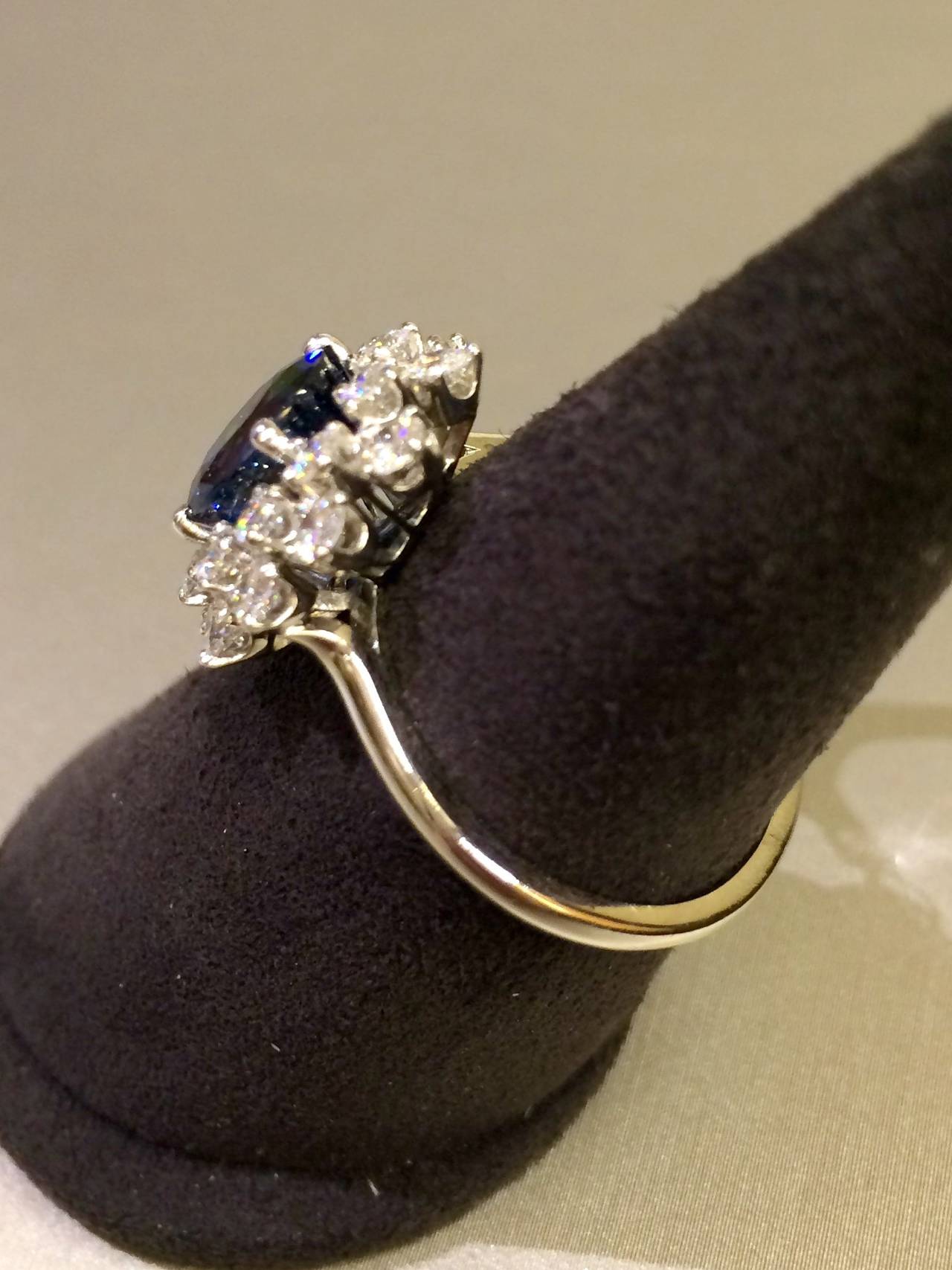 Blue Sapphire Diamond Platinum Cluster Ring In Excellent Condition In Ottawa, Ontario