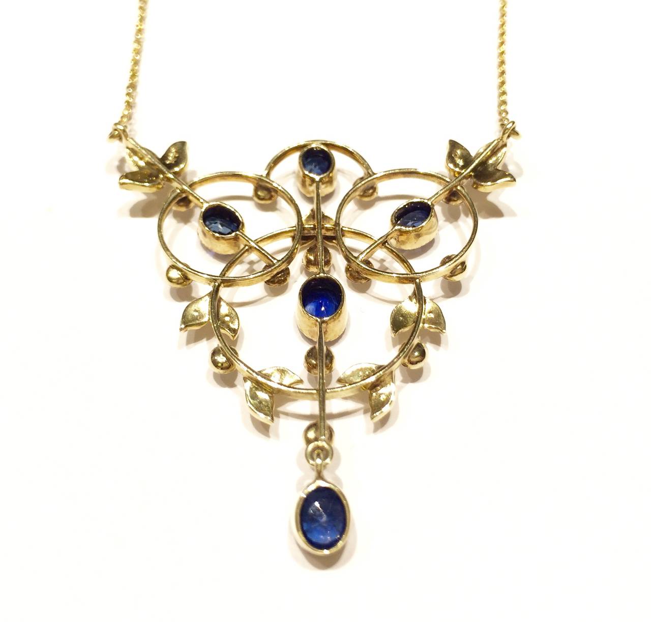 Blue Sapphire Pearl Gold Chain Link Necklace For Sale at 1stdibs