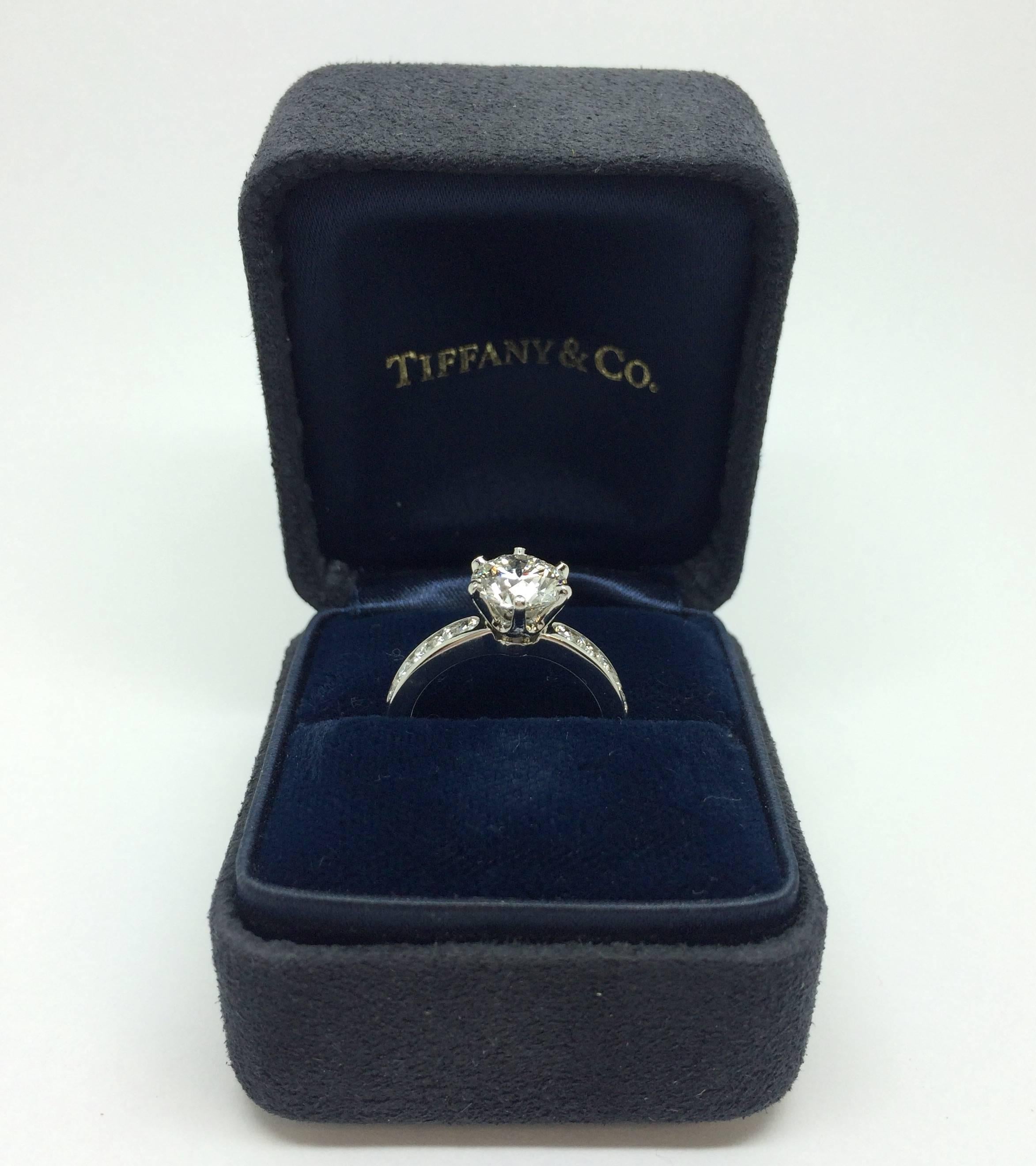 Tiffany & Co. Round Brilliant Diamond Platinum Engagement Ring In Excellent Condition In Ottawa, Ontario