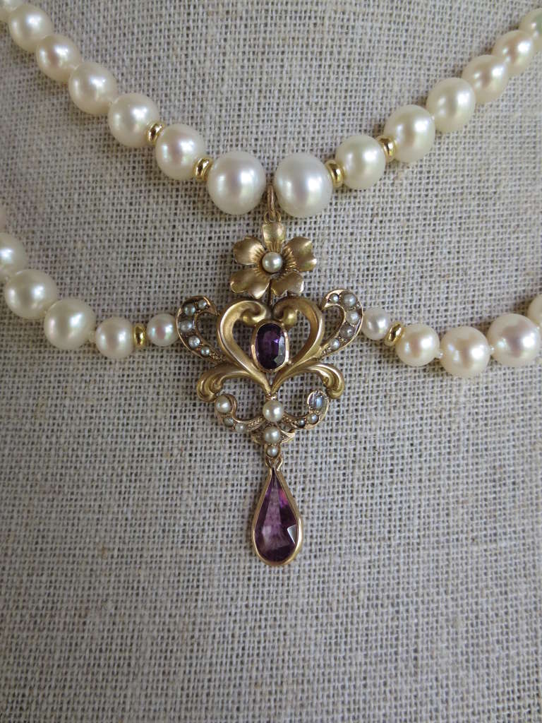 Bead Marina J. Graduated Pearl Necklace with Gold Vintage Pendant & 14K Gold Clasp