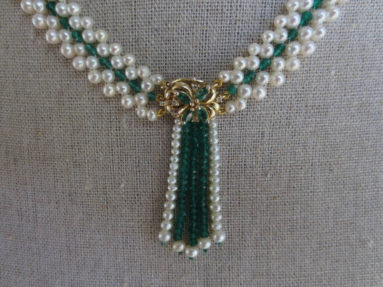  Marina J. Woven Pearl & Emerald Necklace with 14k Yellow Gold Centerpiece-Clasp In New Condition In Los Angeles, CA