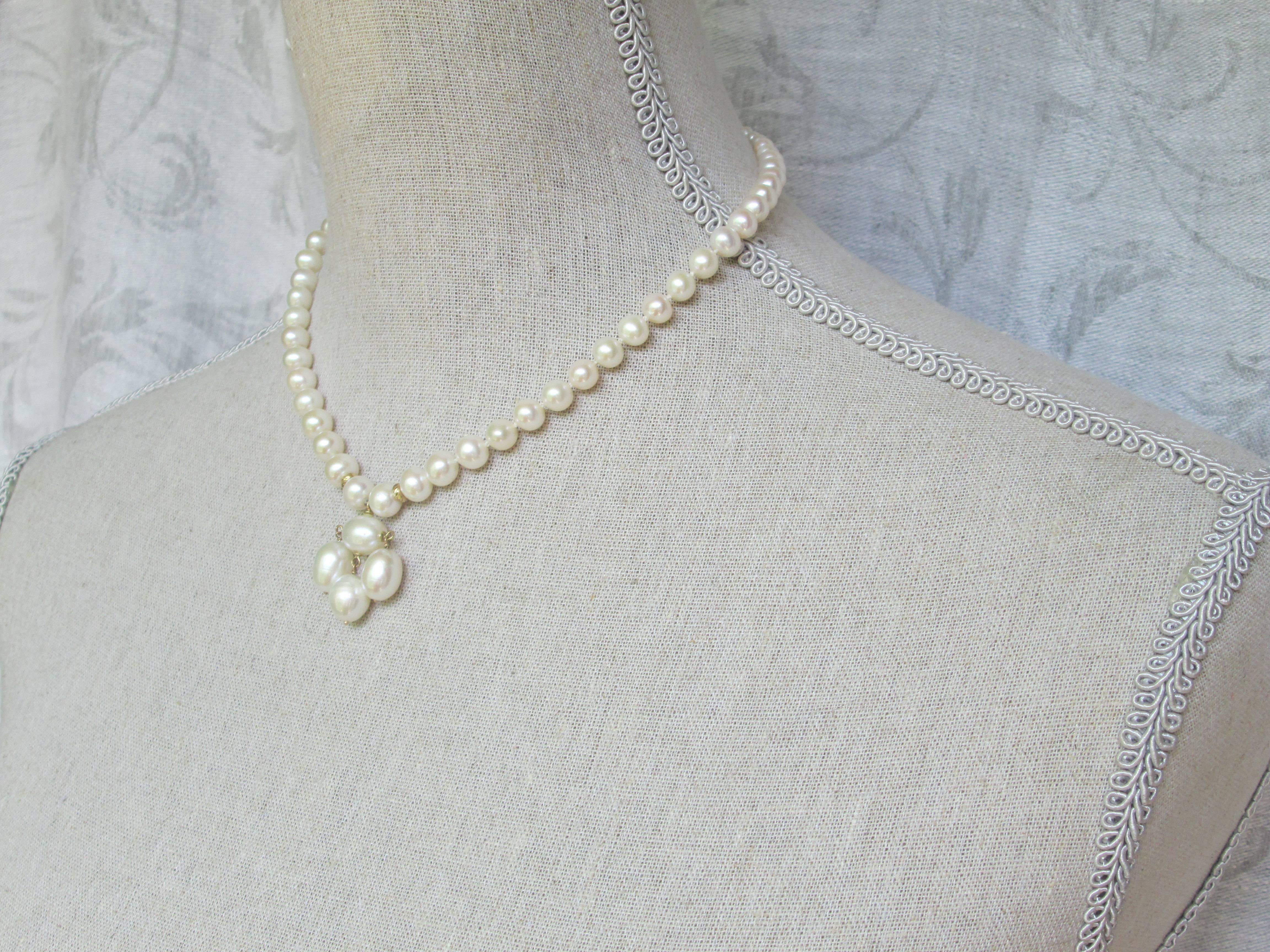 Perle Marina J Collier de perles avec centre en perles baroques et fermoir en or 14 carats  en vente