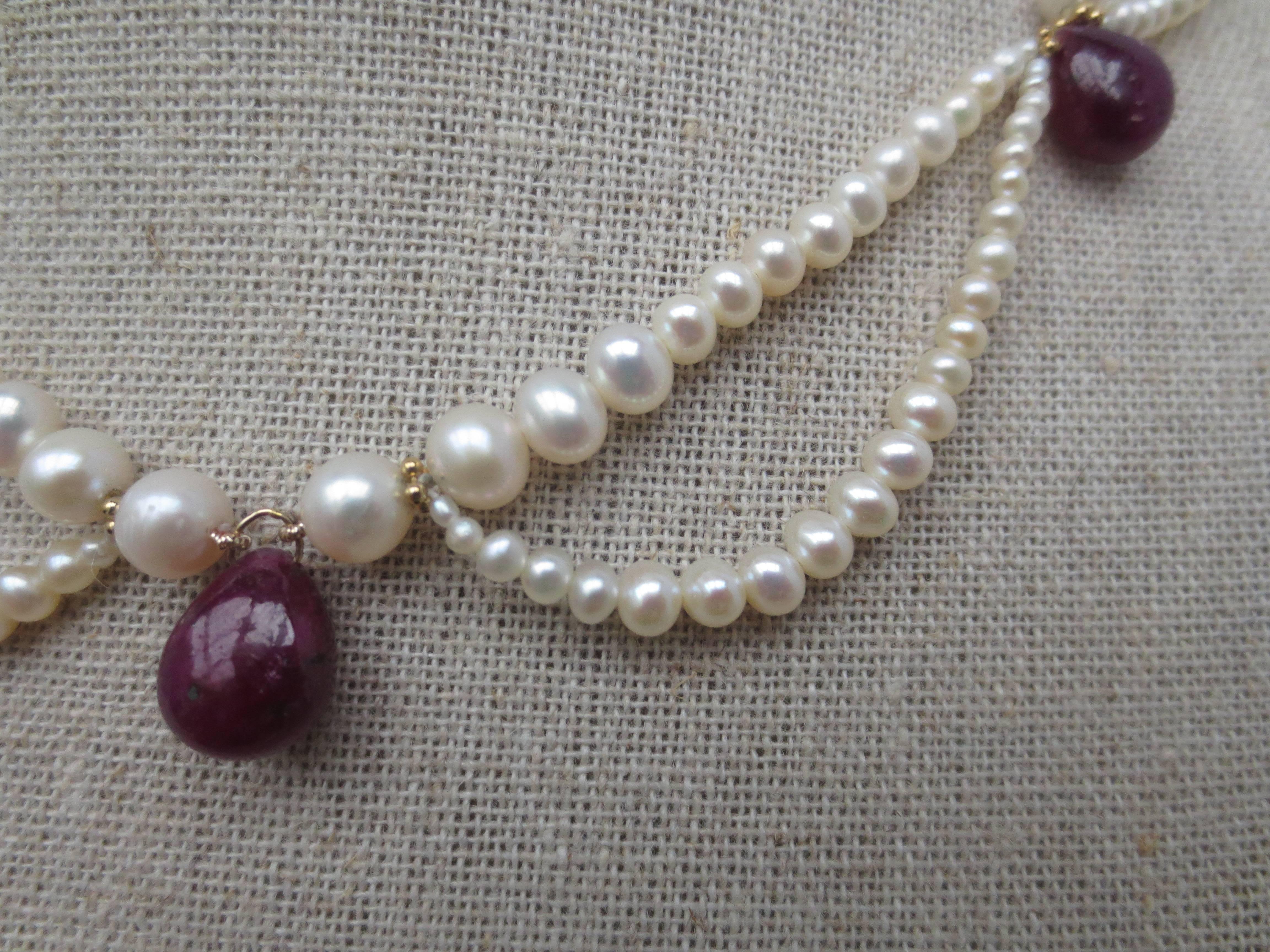 Graduated Pearl Ruby Cabochon Teardrop Gold Bridal Draped Necklace In New Condition In Los Angeles, CA