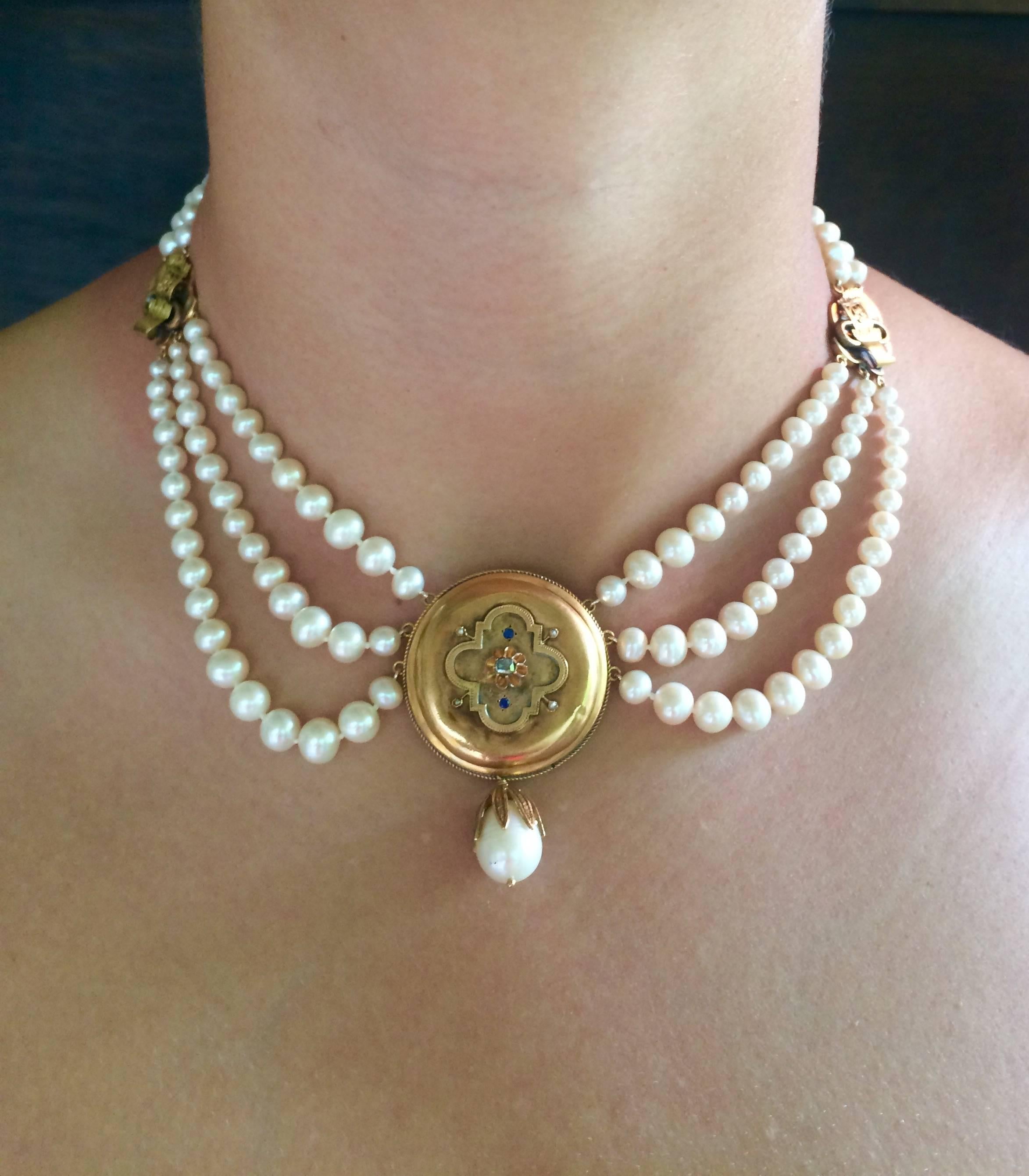 Marina J. Graduated Pearl Necklace with Unique 14K Gold Vintage Centerpiece In New Condition In Los Angeles, CA