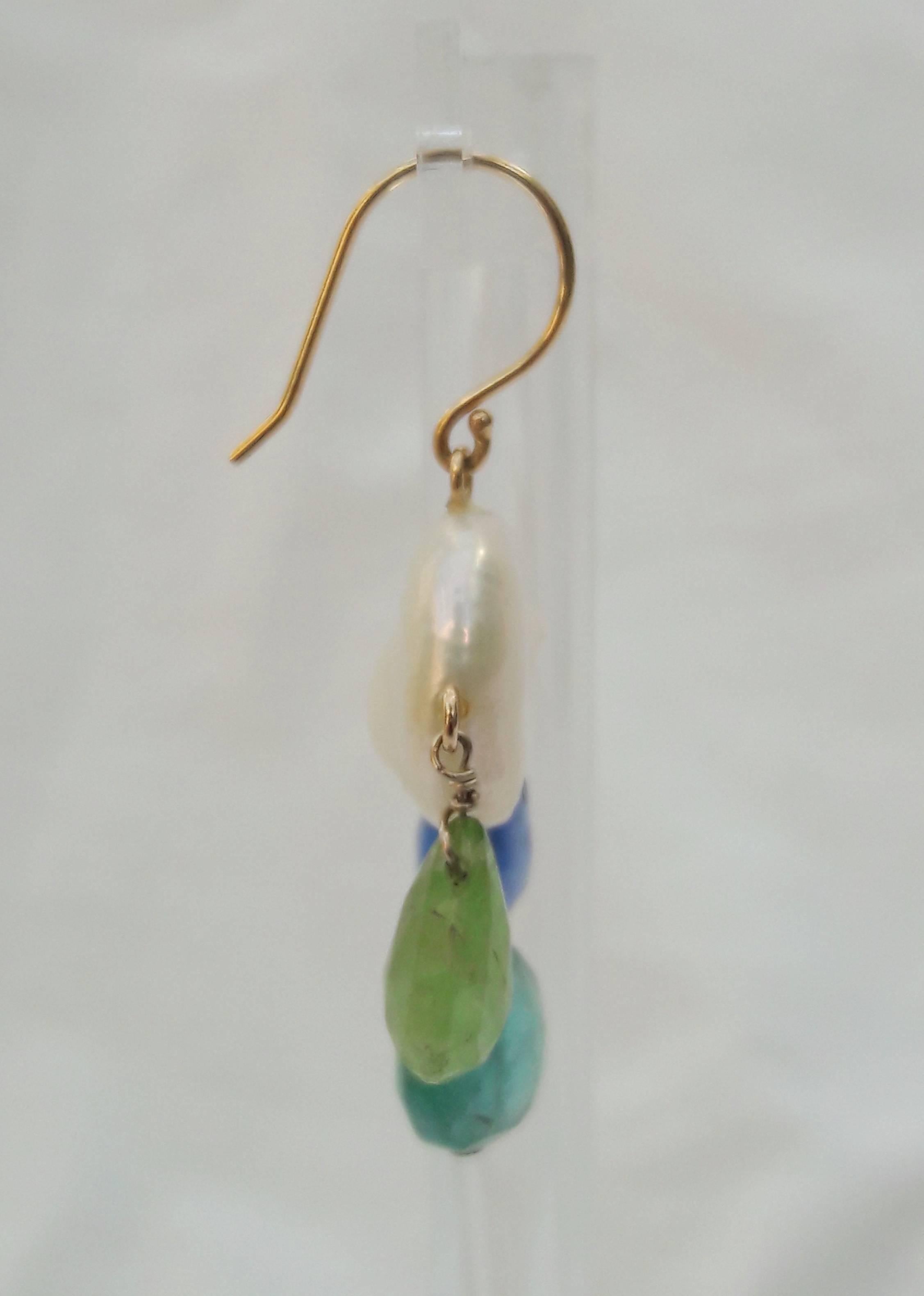 Artiste Marina J Boucles d'oreilles en or jaune 14 carats avec perles, kyanite, iolite, tourmaline et topaze en vente