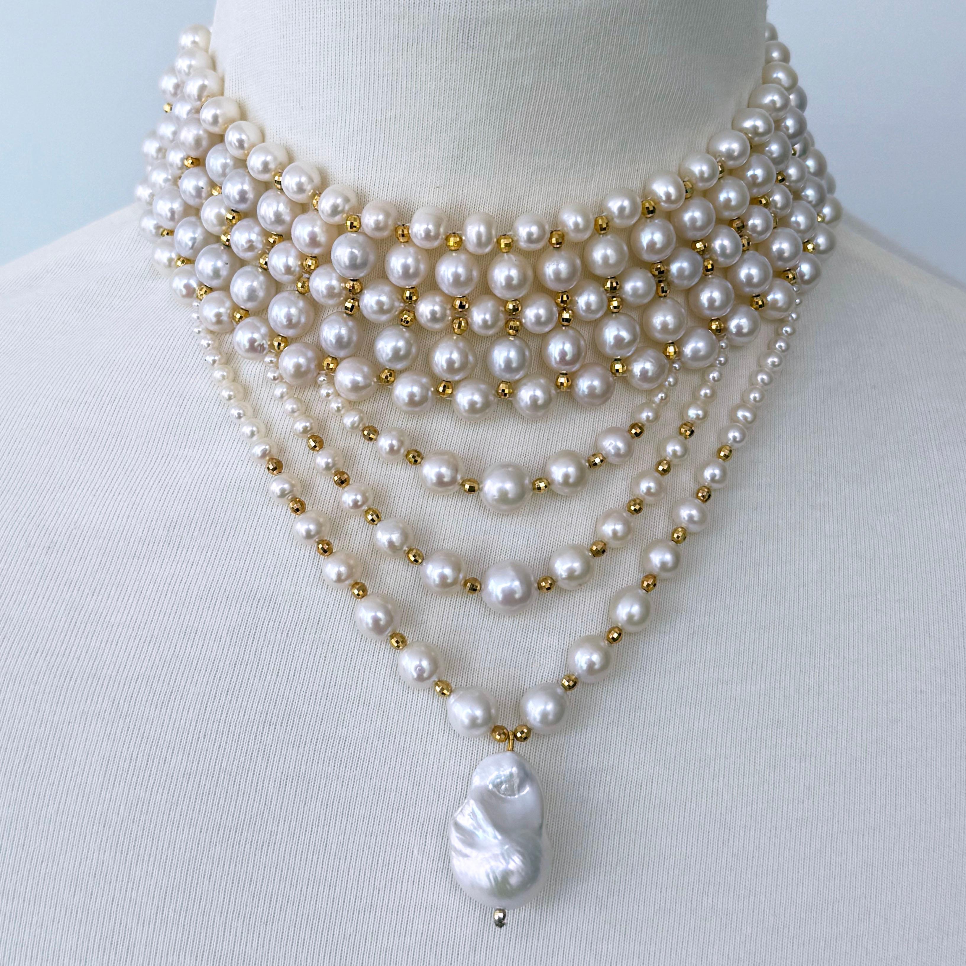 Hermosa obra de Marina J.
Esta pieza está inspirada en la joyería real victoriana del viejo mundo. Impresionante gargantilla tejida con perlas, acentuada con cuentas facetadas de plata chapada en oro amarillo de 18 quilates. Esta gargantilla se