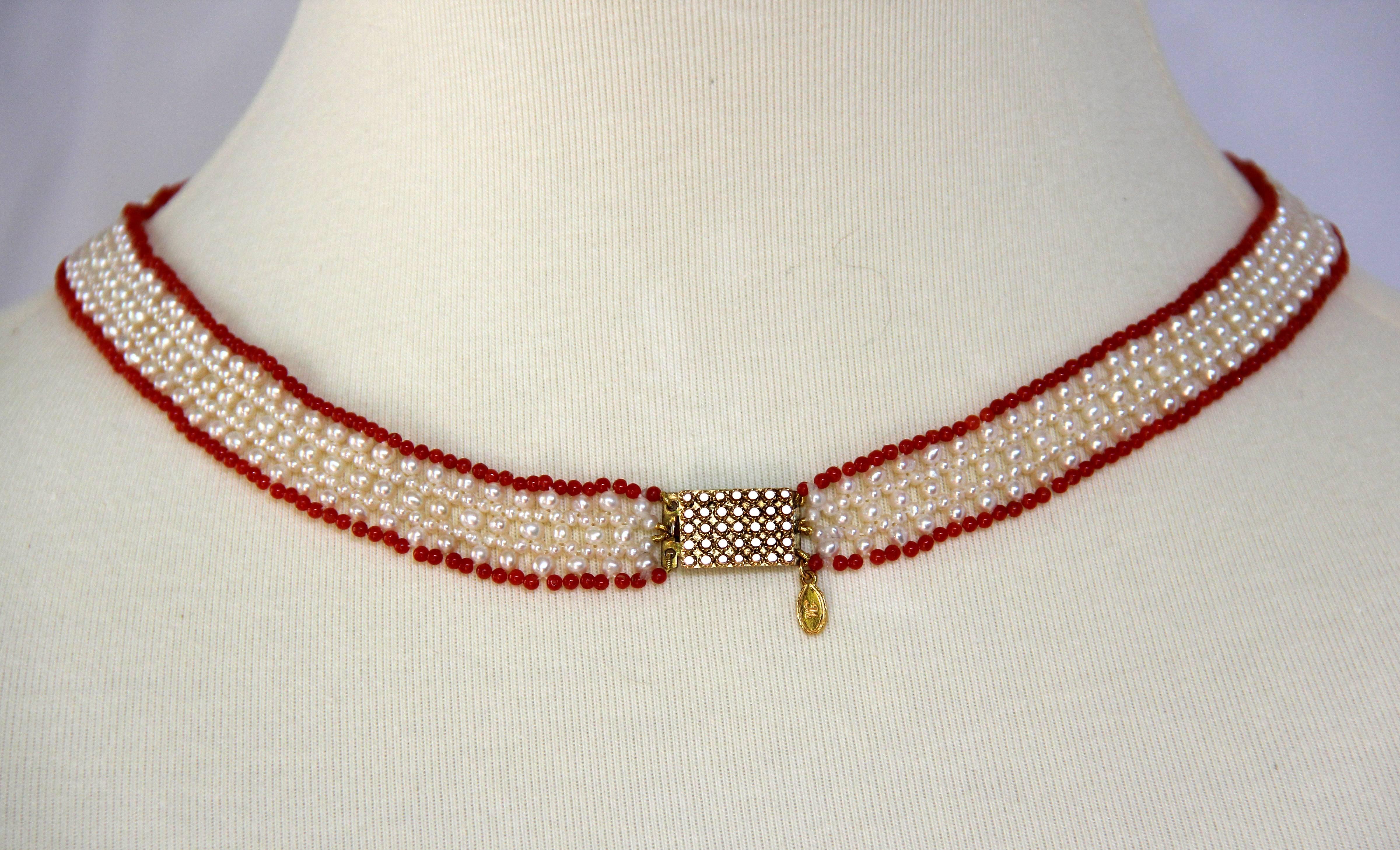 Artisan Marina J Collier en forme de V en perles blanches et perles de corail rouge avec or jaune 14 carats