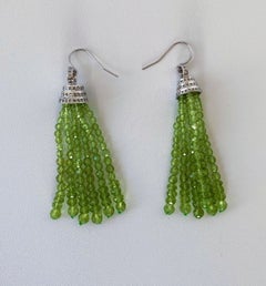Orecchini pendenti con peridoto incastonati in stile Marina J. Diamond
