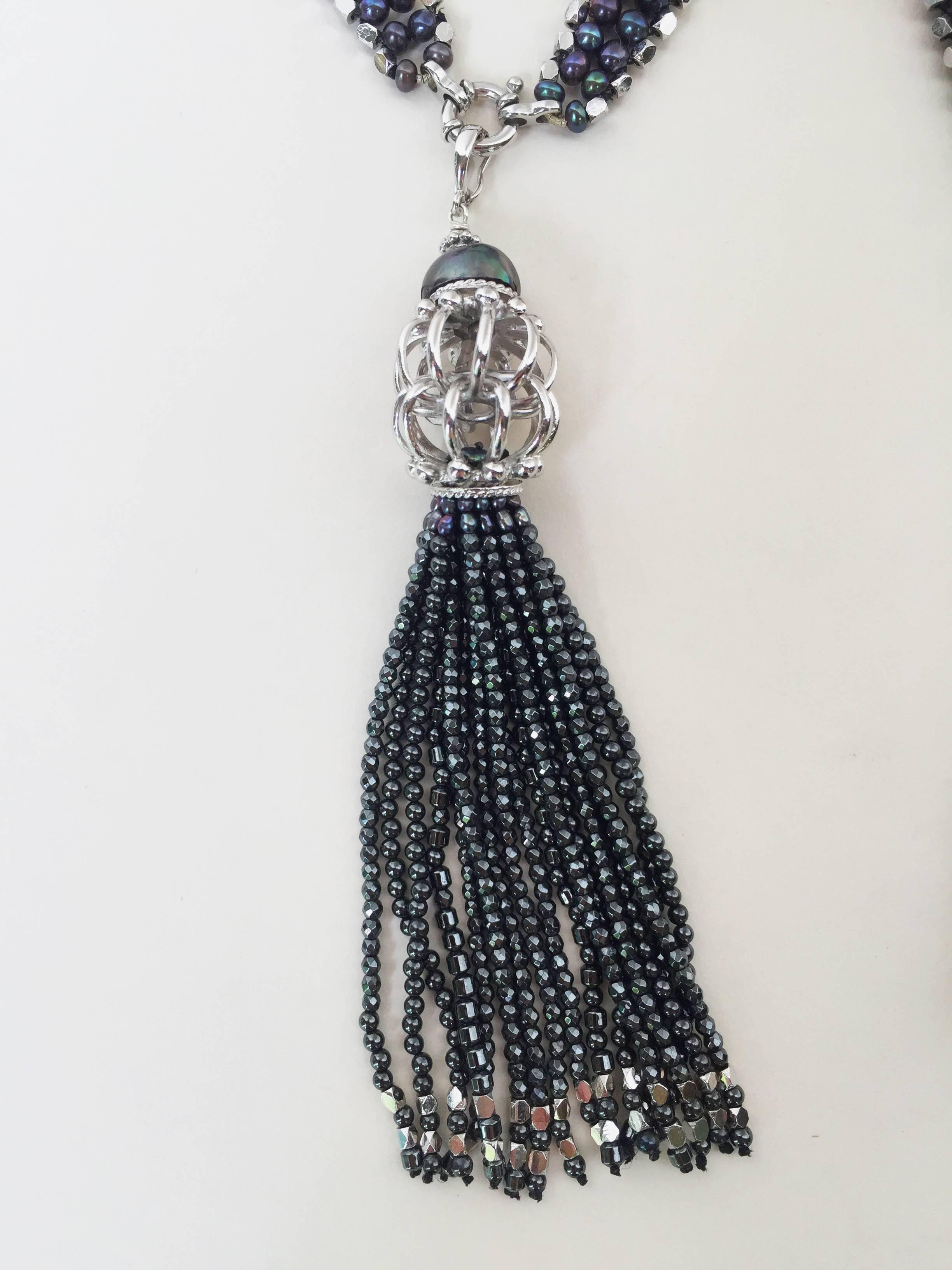 Sautoir Marina J en argent sterling, perles noires et rhodium avec pompon en hématite en vente 3
