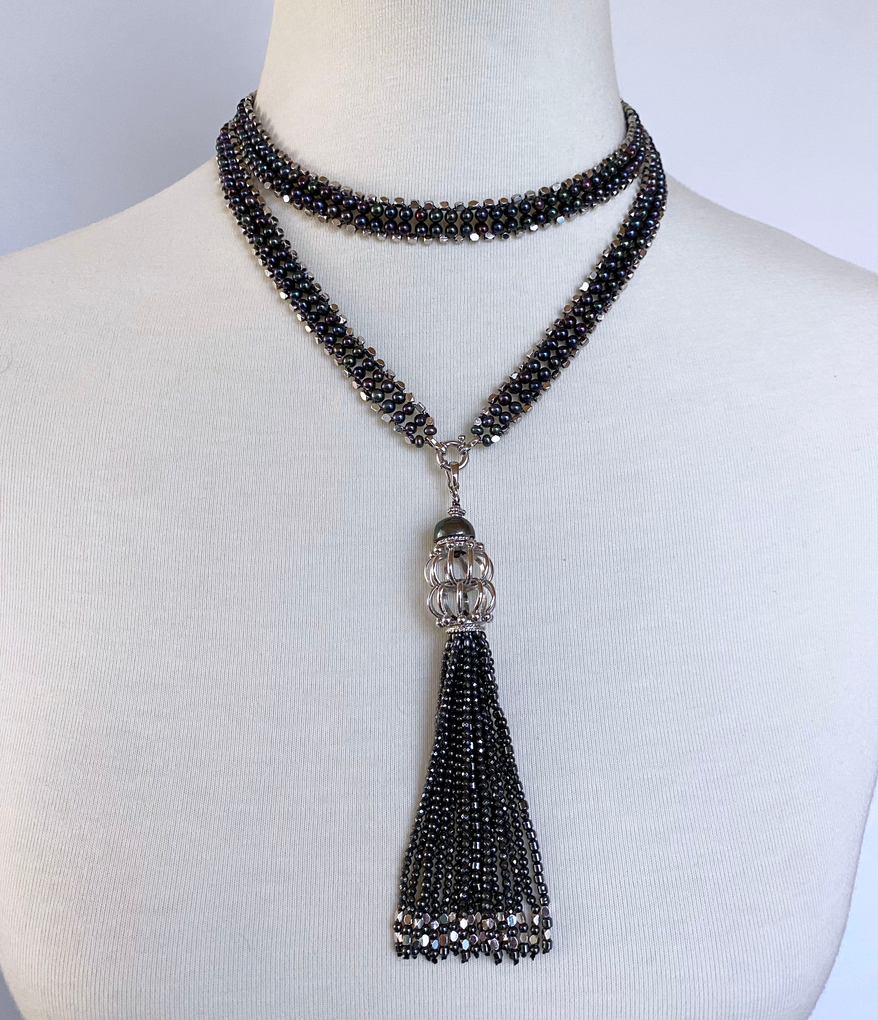 Sautoir Marina J en argent sterling, perles noires et rhodium avec pompon en hématite en vente