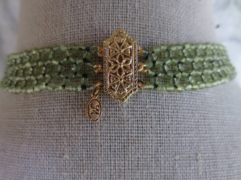 Marina J Collar de peridoto facetado tejido con broche de oro amarillo de 14 quilates Contemporáneo en venta