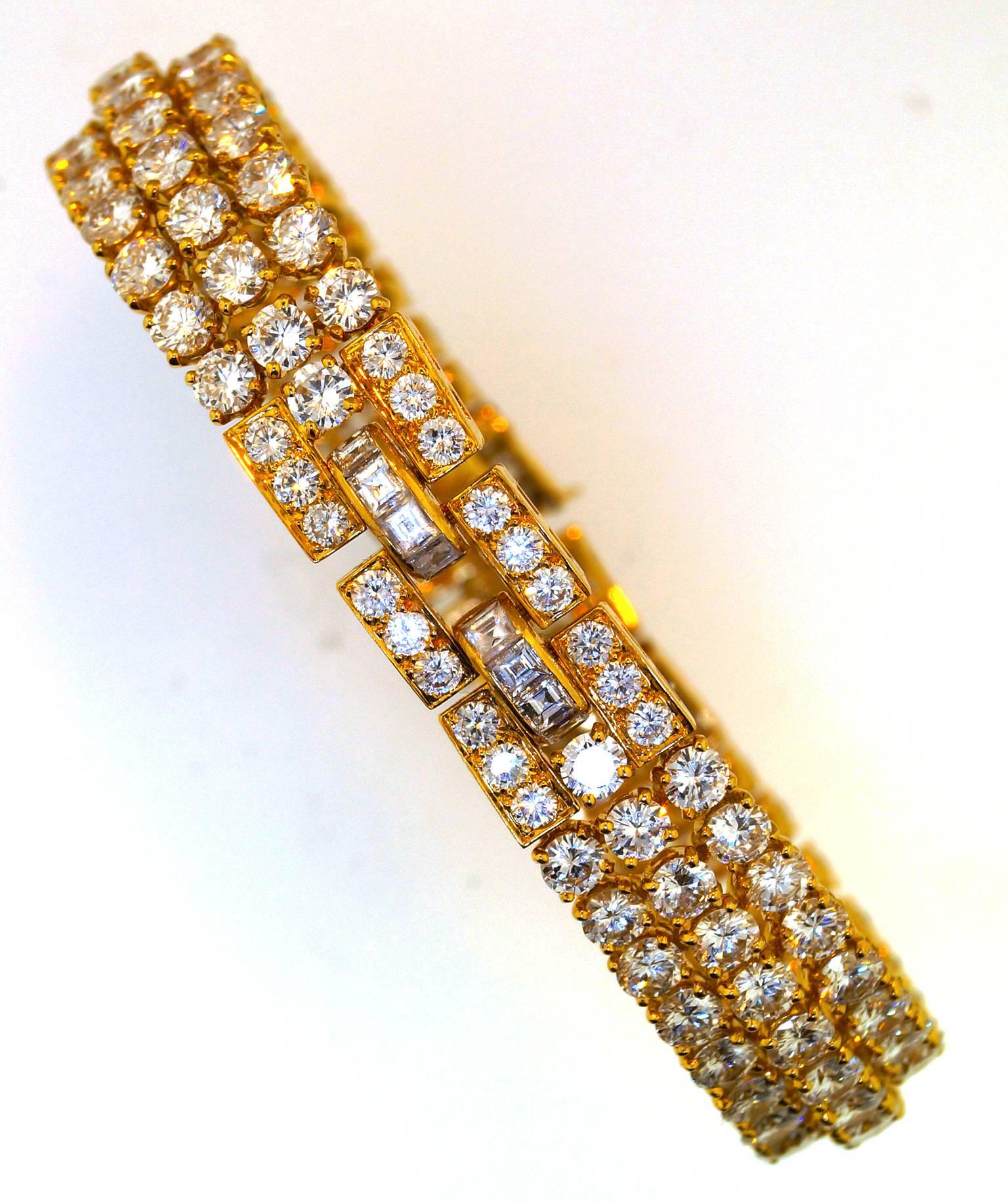 Beautiful lady's 18K Gold Diamond Bracelet.This Cartier bracelet holds approximately 22cts of round brillant diamonds weighing 25.1dwt. The bracelet is 7 inches long and has a secure clasp with a safety.