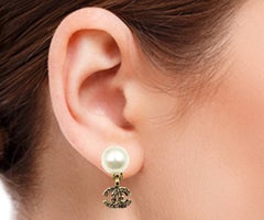 Chanel Vintage Pearl Gold Plated CC Fuchsia Crystal Piercing Earrings